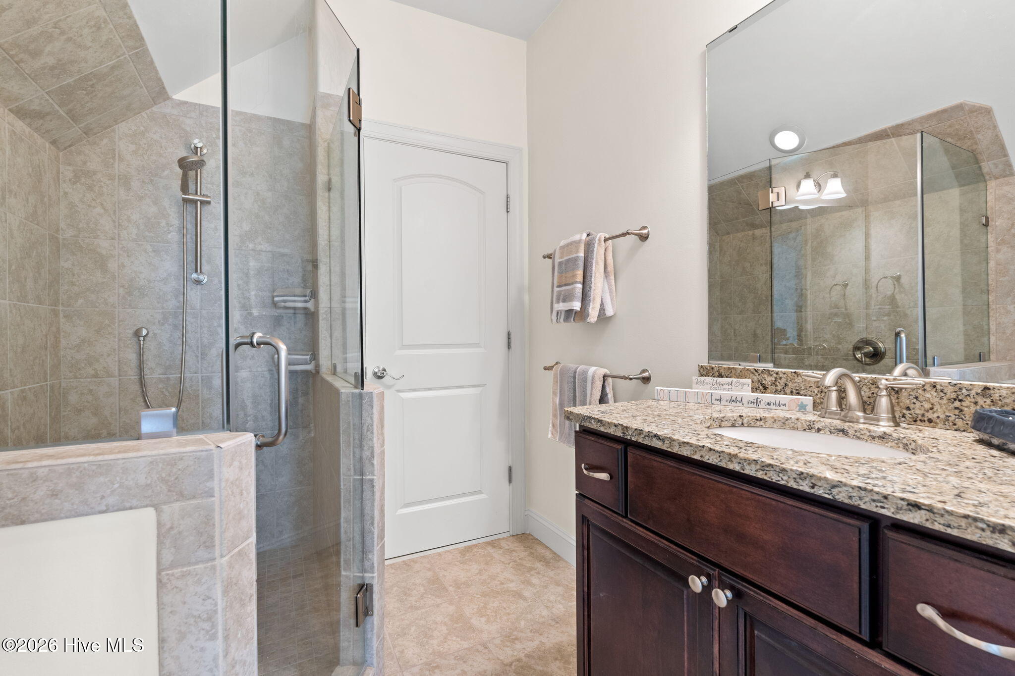 100566563 | Photo 49