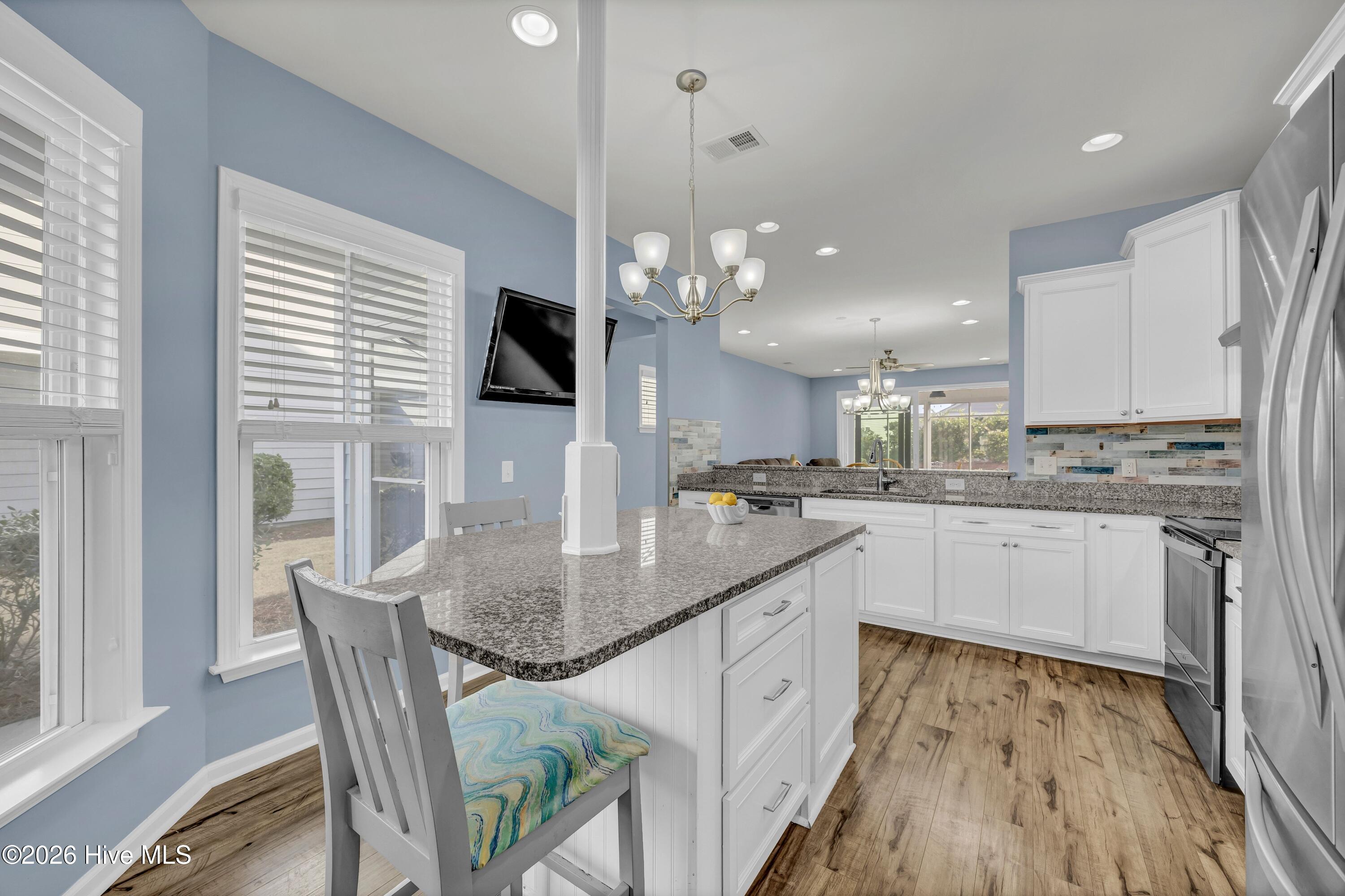 100553140 | Photo 10