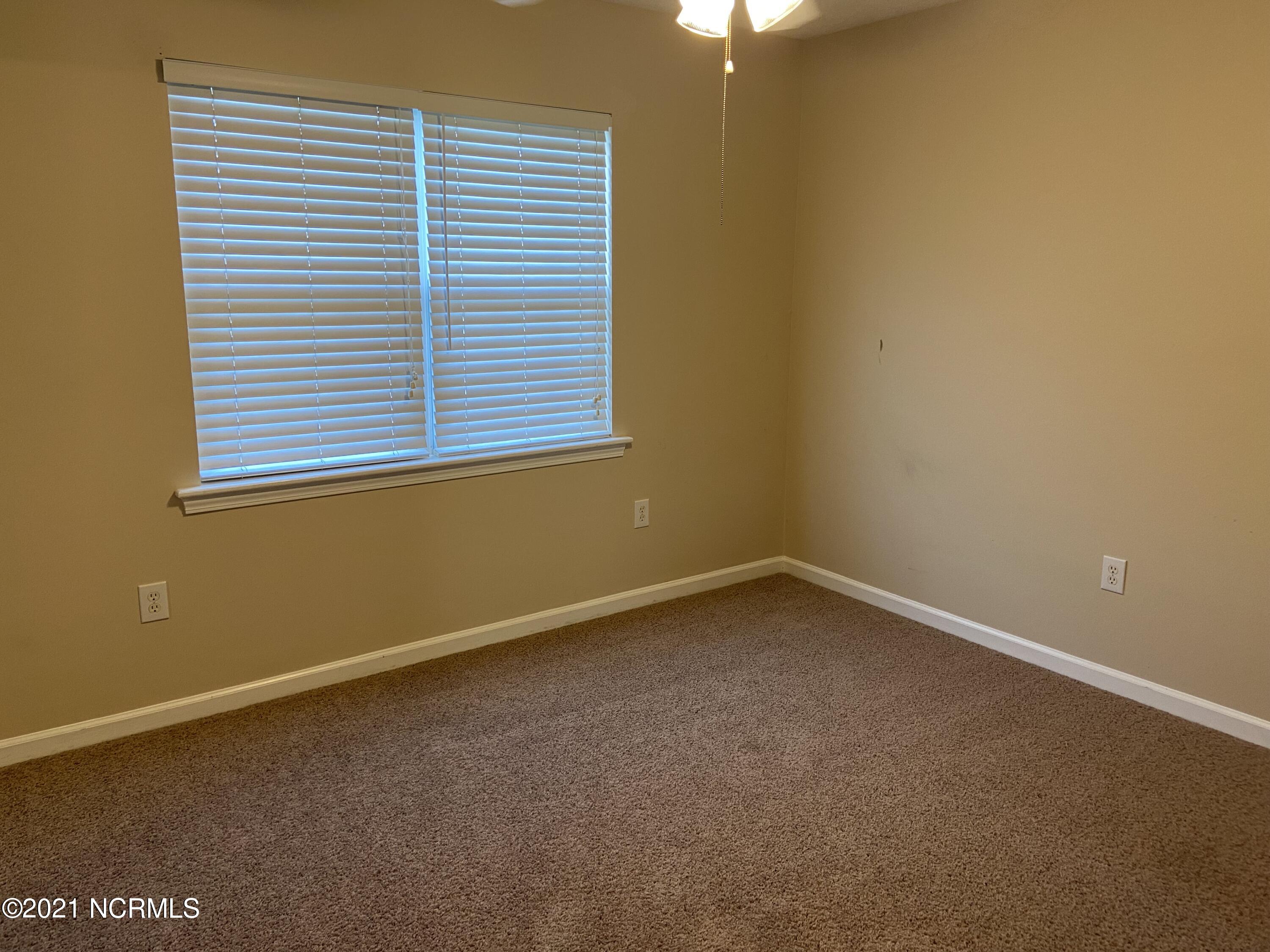 803 Courtyard W,Newport