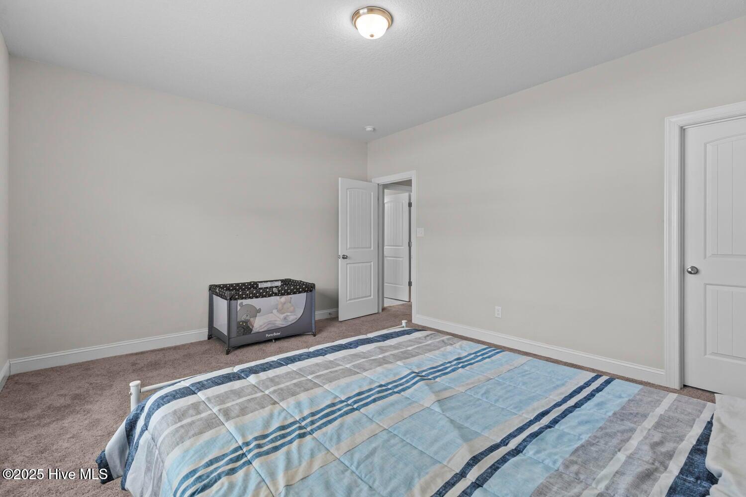 100545840 | Photo 23