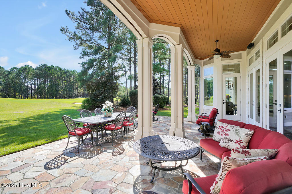 100535984 | Photo 62