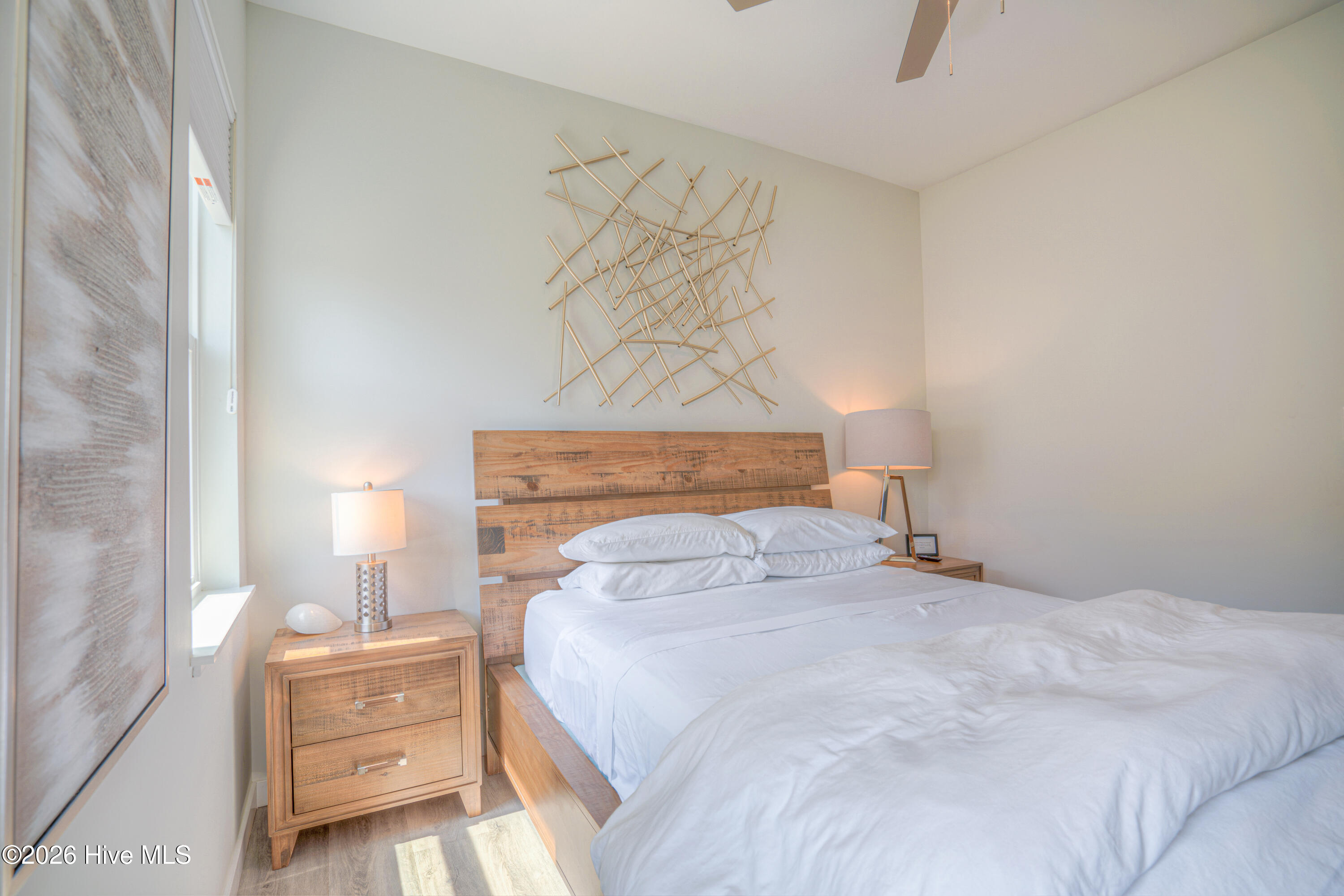 100569928 | Photo 19