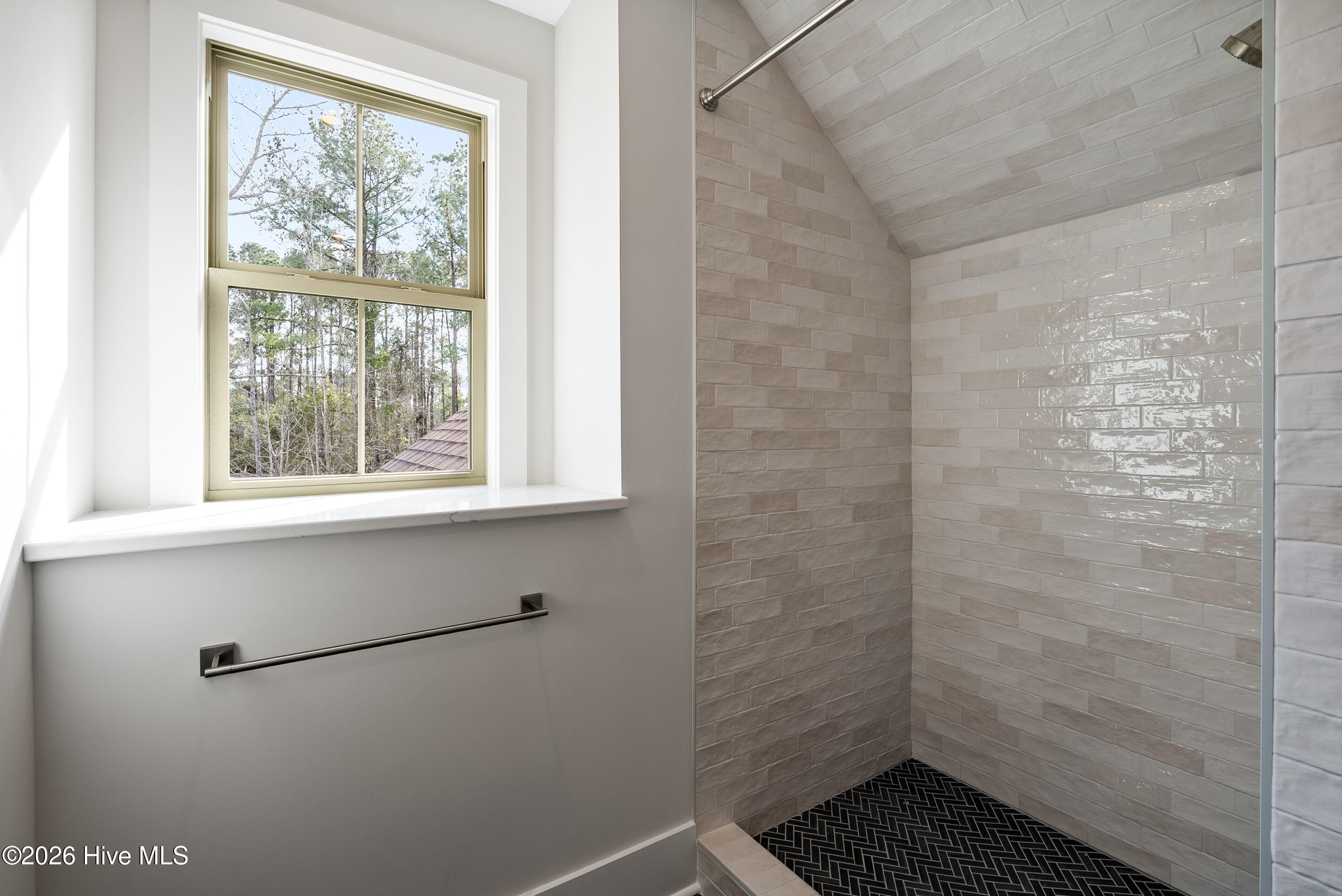 100552091 | Photo 36