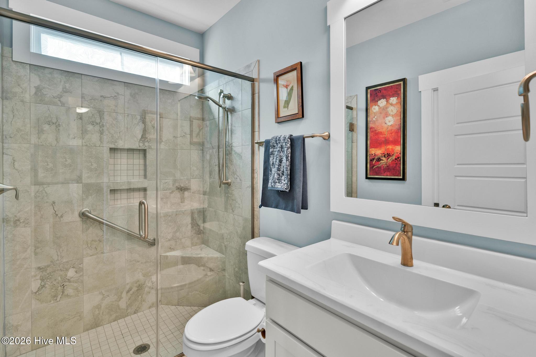 100554961 | Photo 33