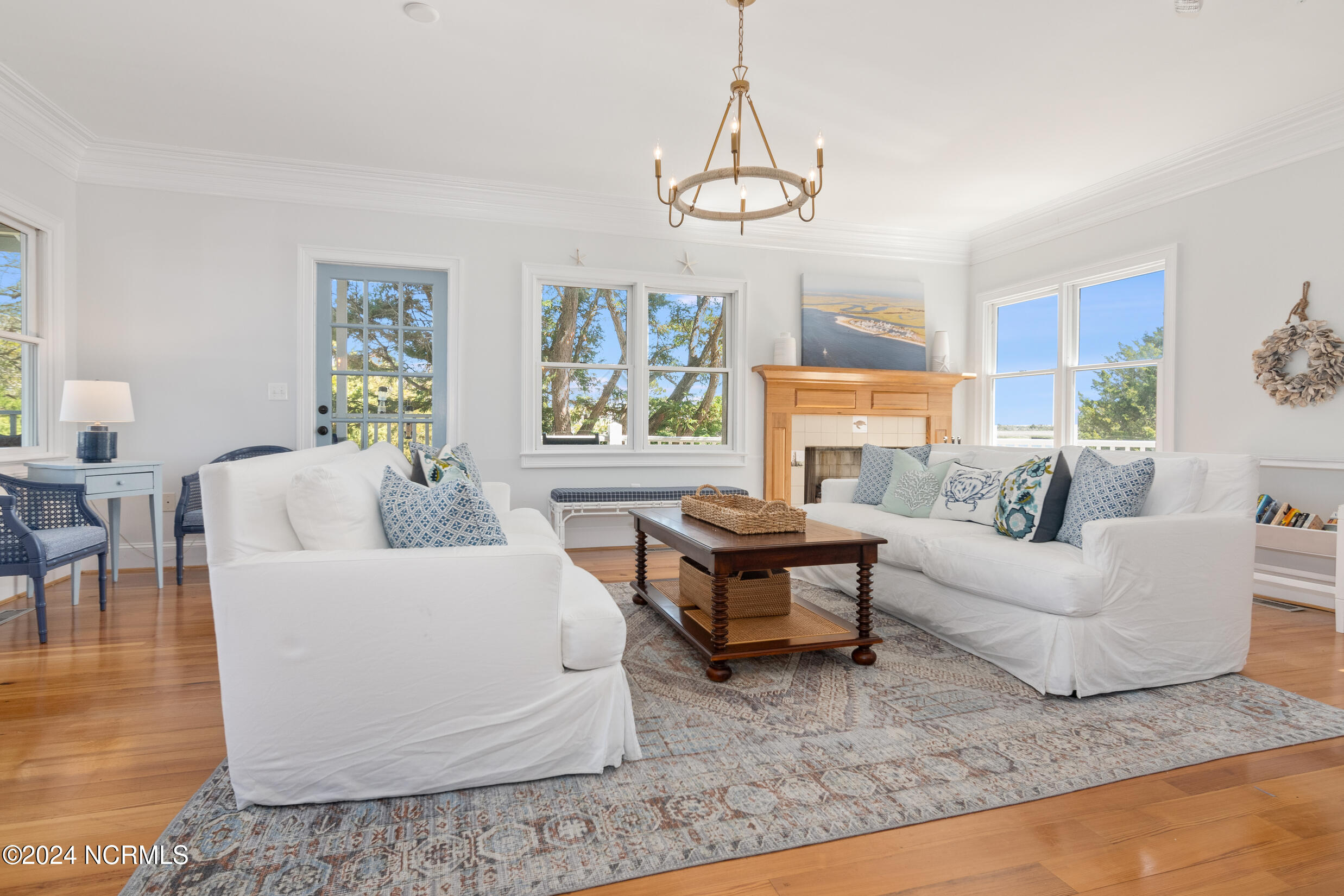 100473455 | Photo 18