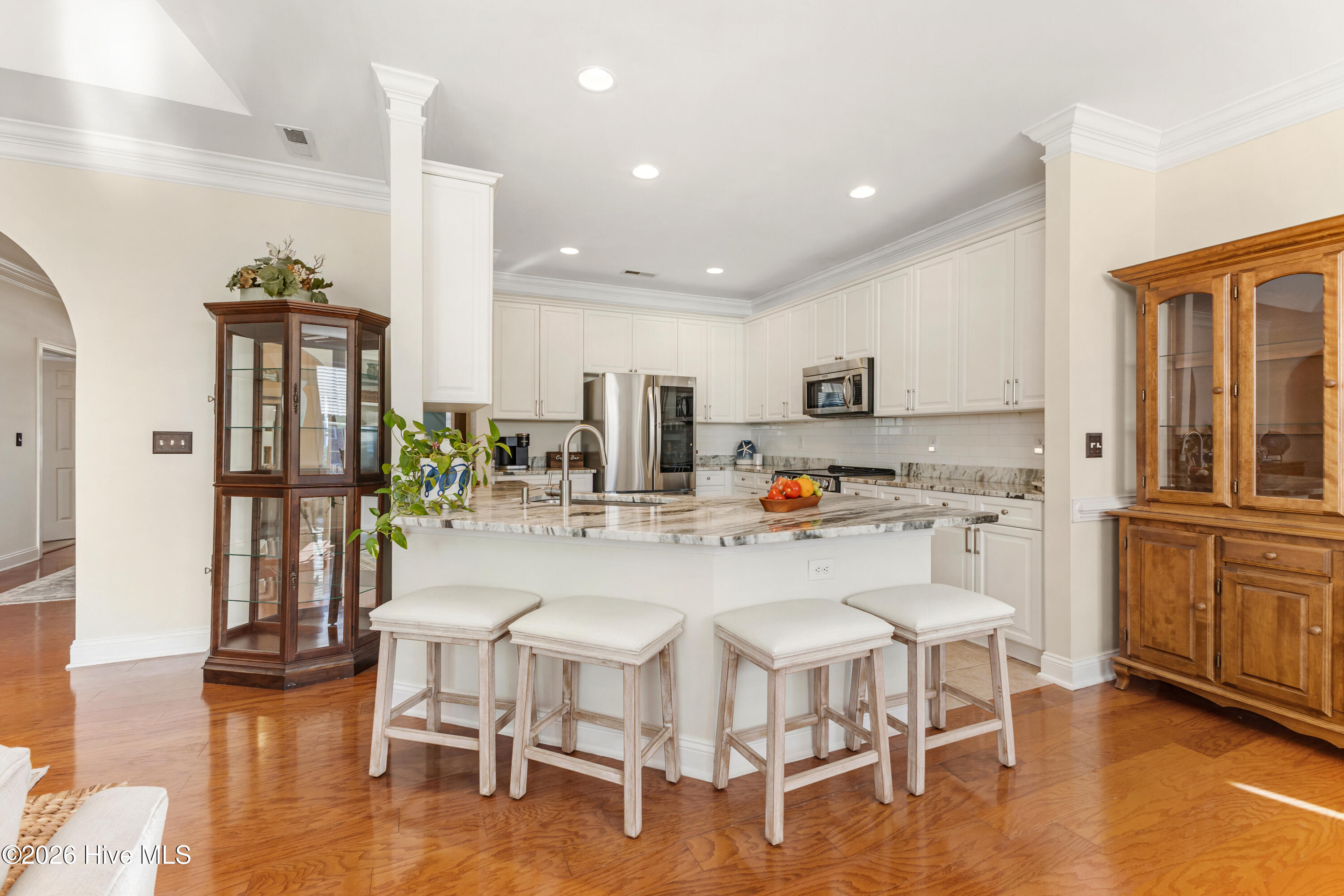 100553841 | Photo 11