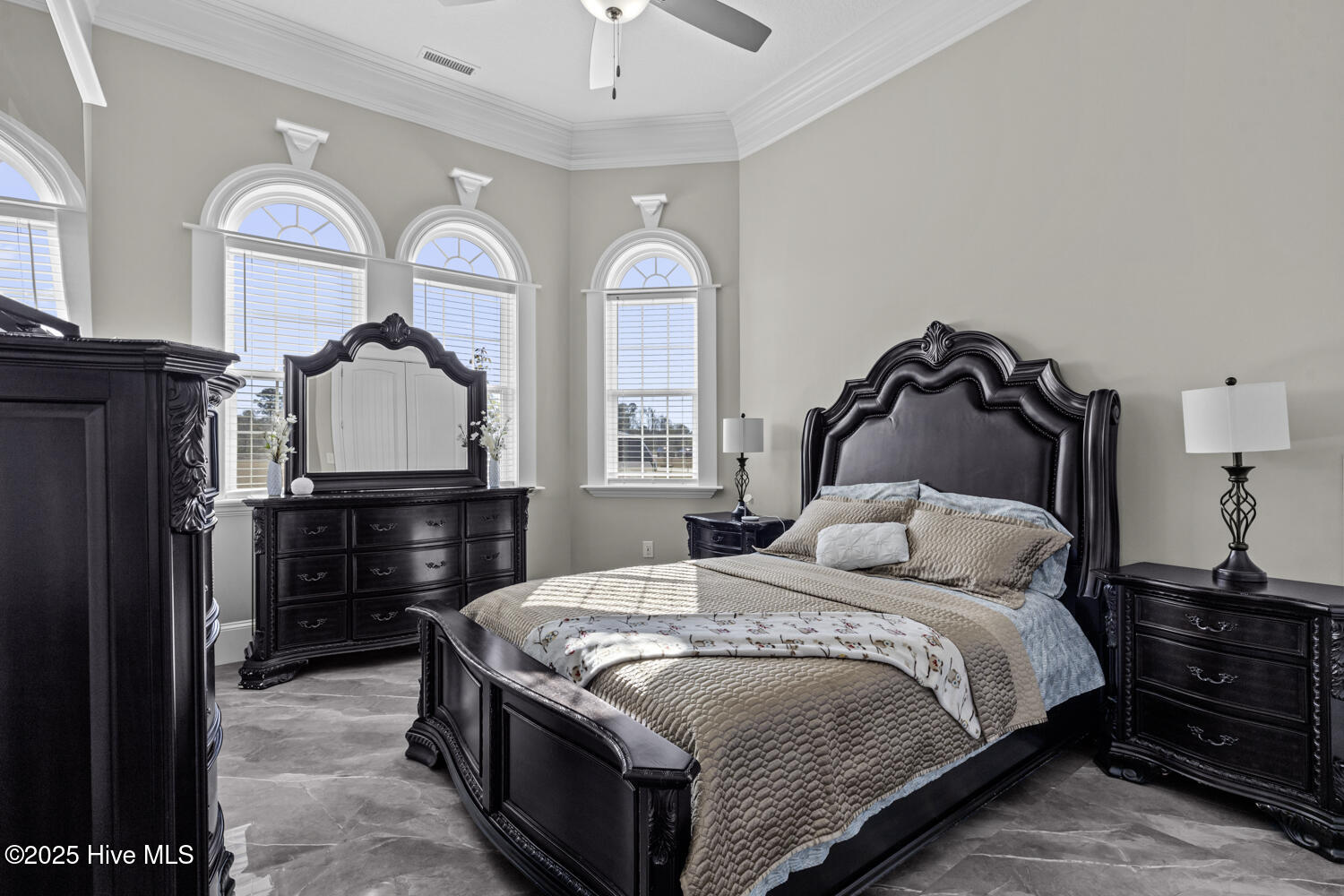 100546022 | Photo 53