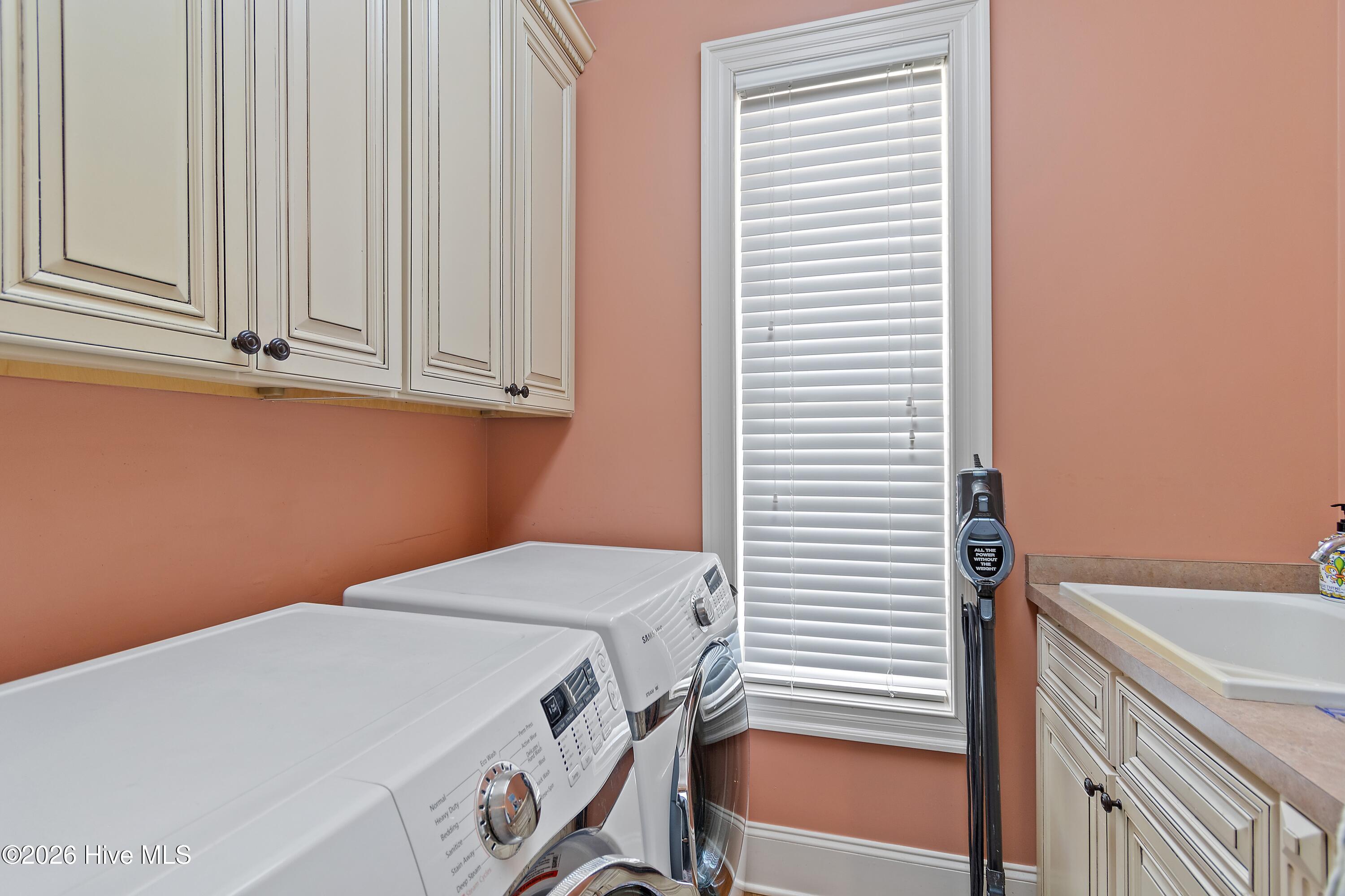 100559303 | Photo 46