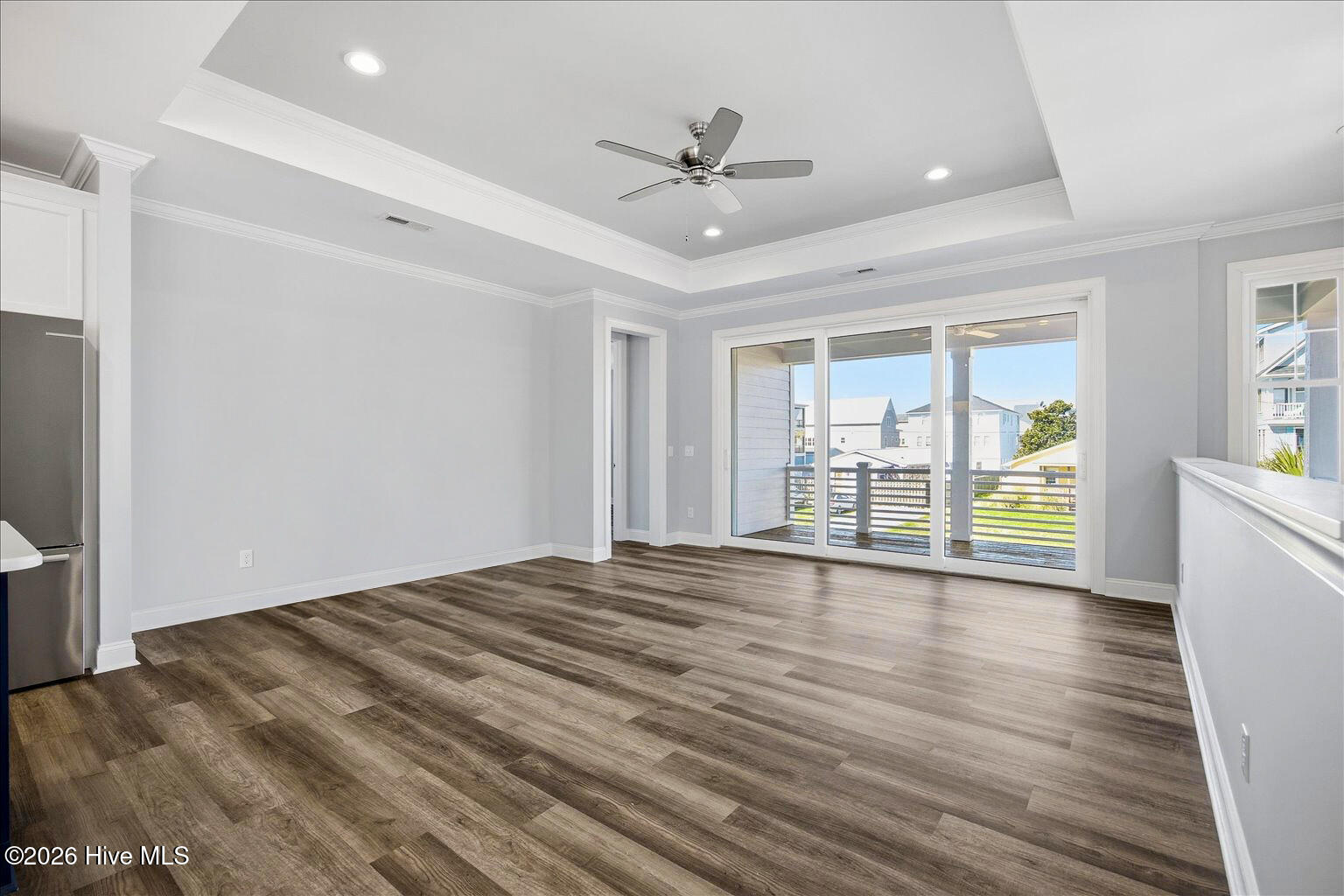 100559735 | Photo 12