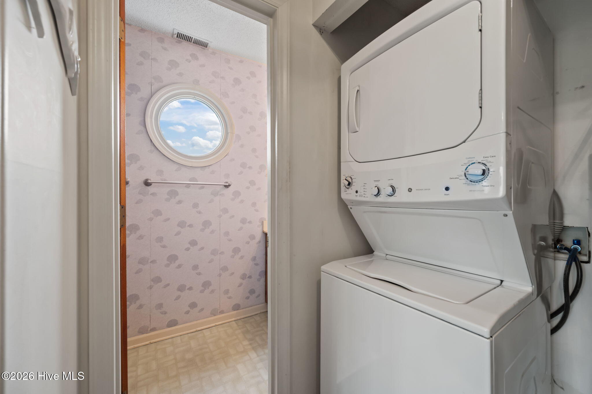 100560354 | Photo 36