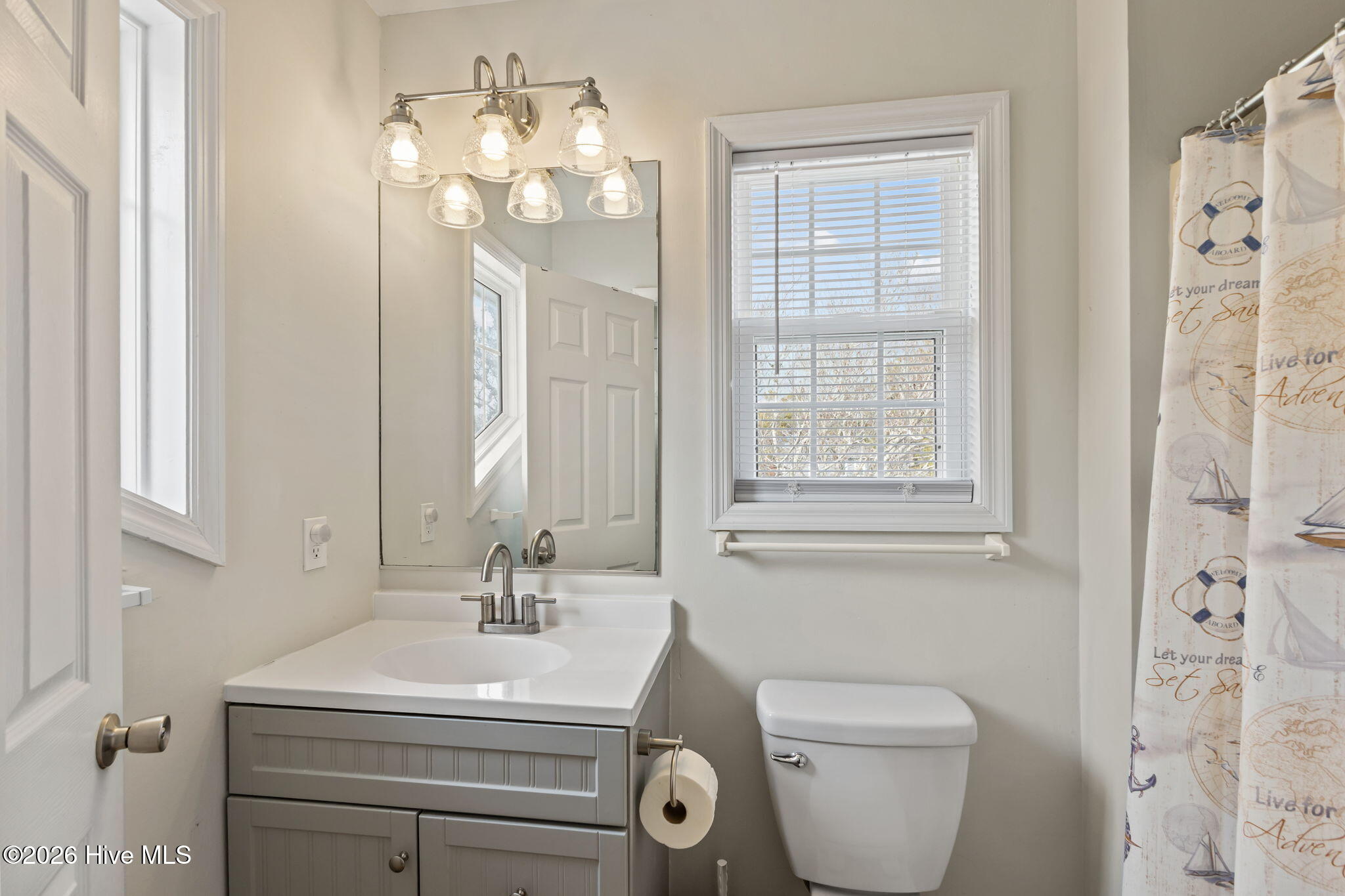 100557971 | Photo 23