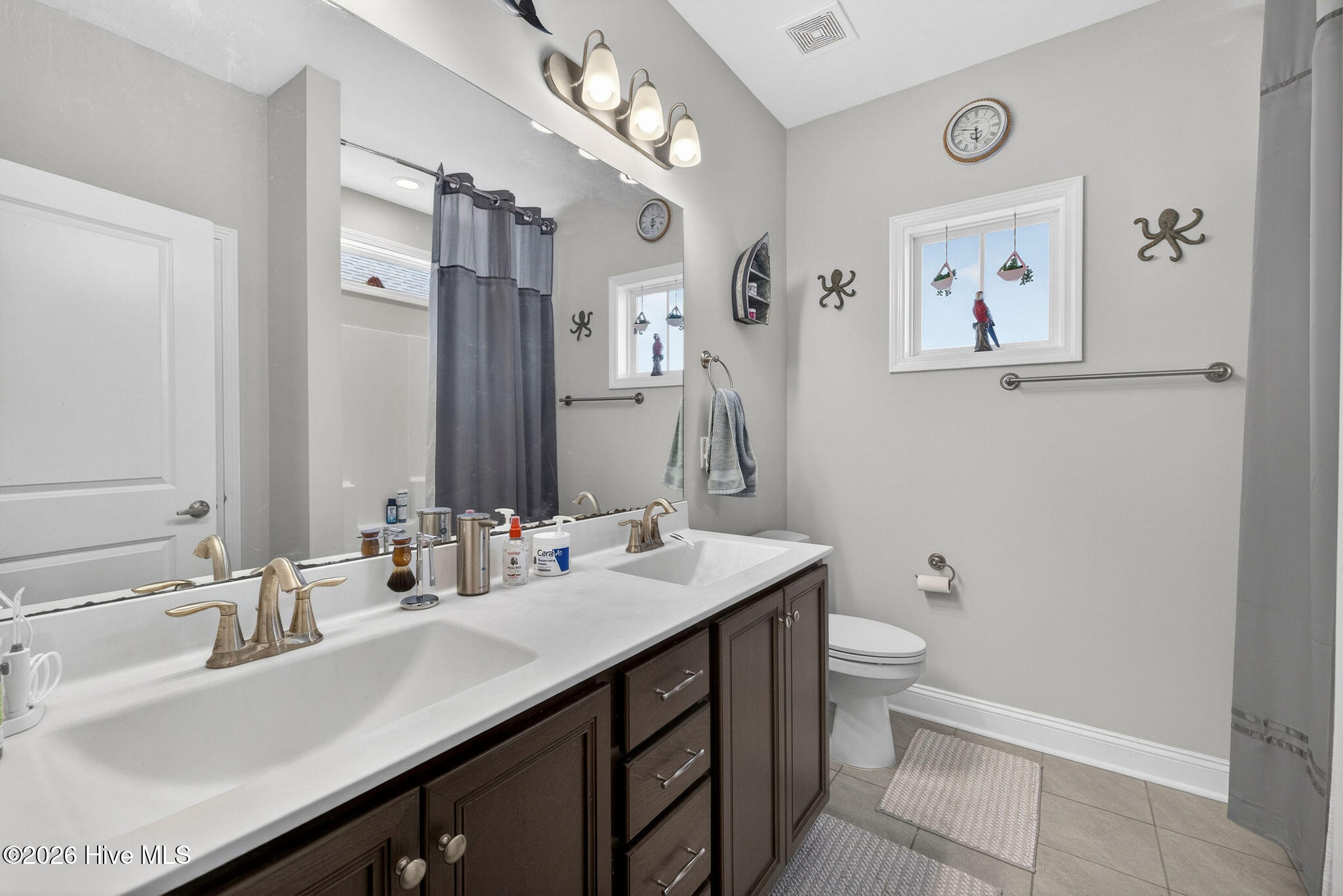 100570074 | Photo 23