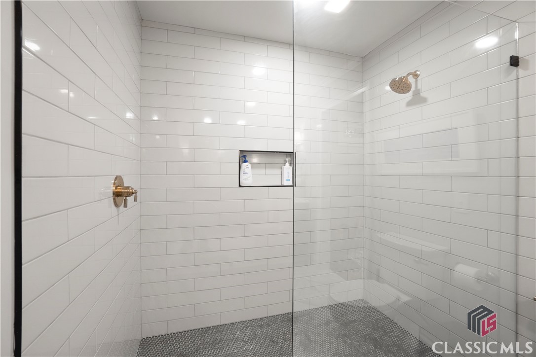 1041 Hollow Creek Way