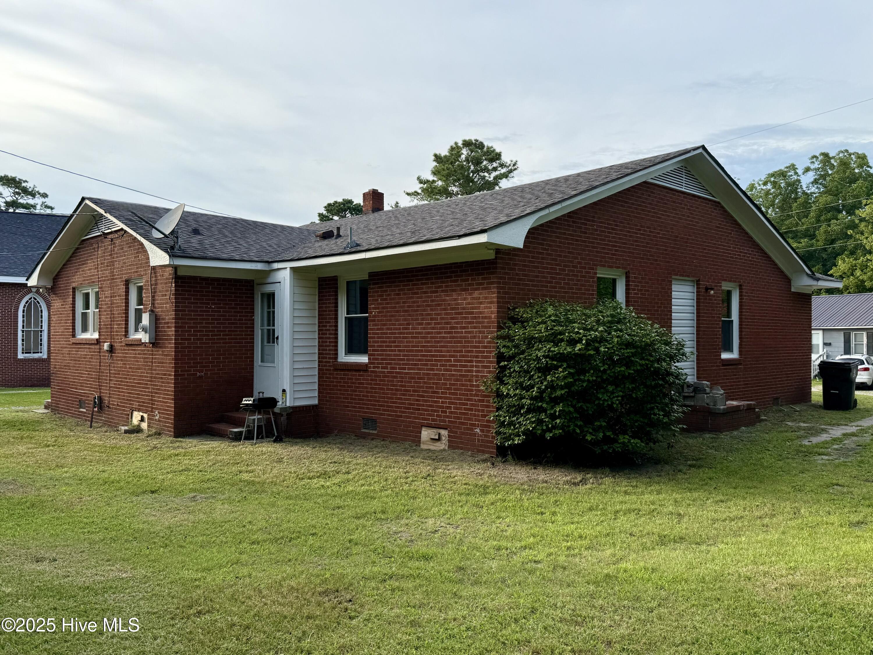 Homes for sale in Williamston, NC | 105 Rhodes St, Williamston, NC 27892 | MLS# 100519871