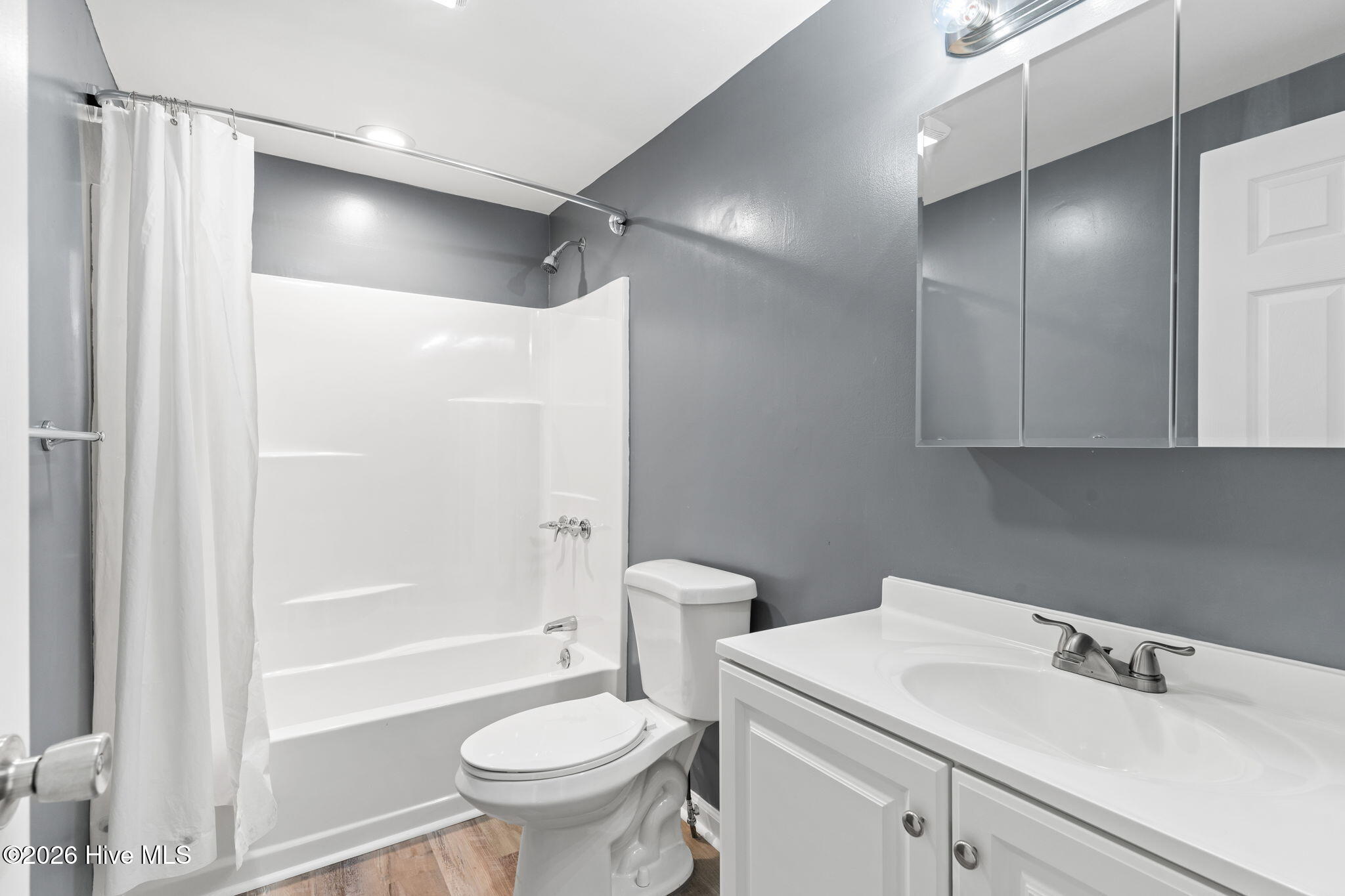 100551725 | Photo 24