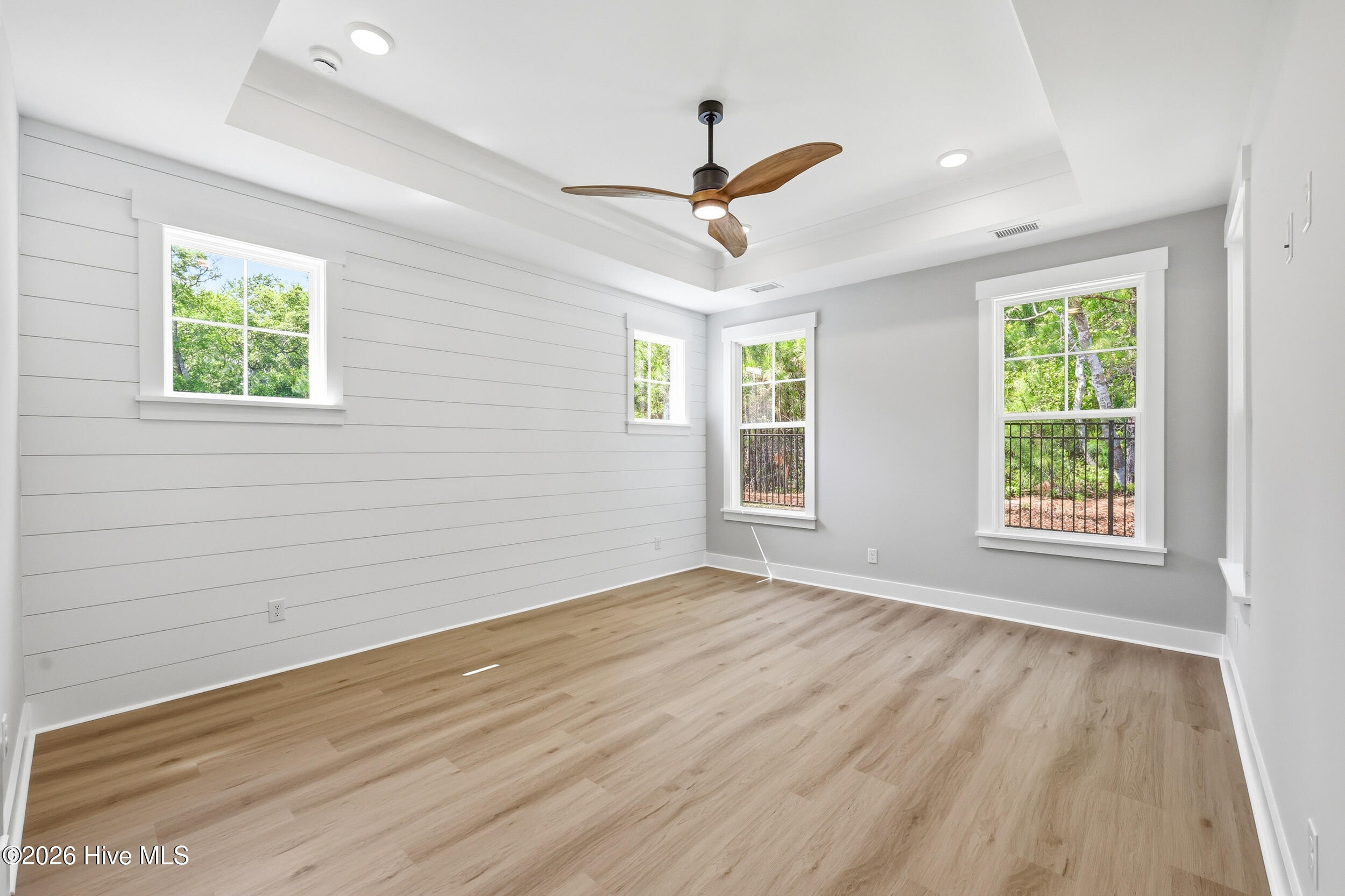 100551665 | Photo 21