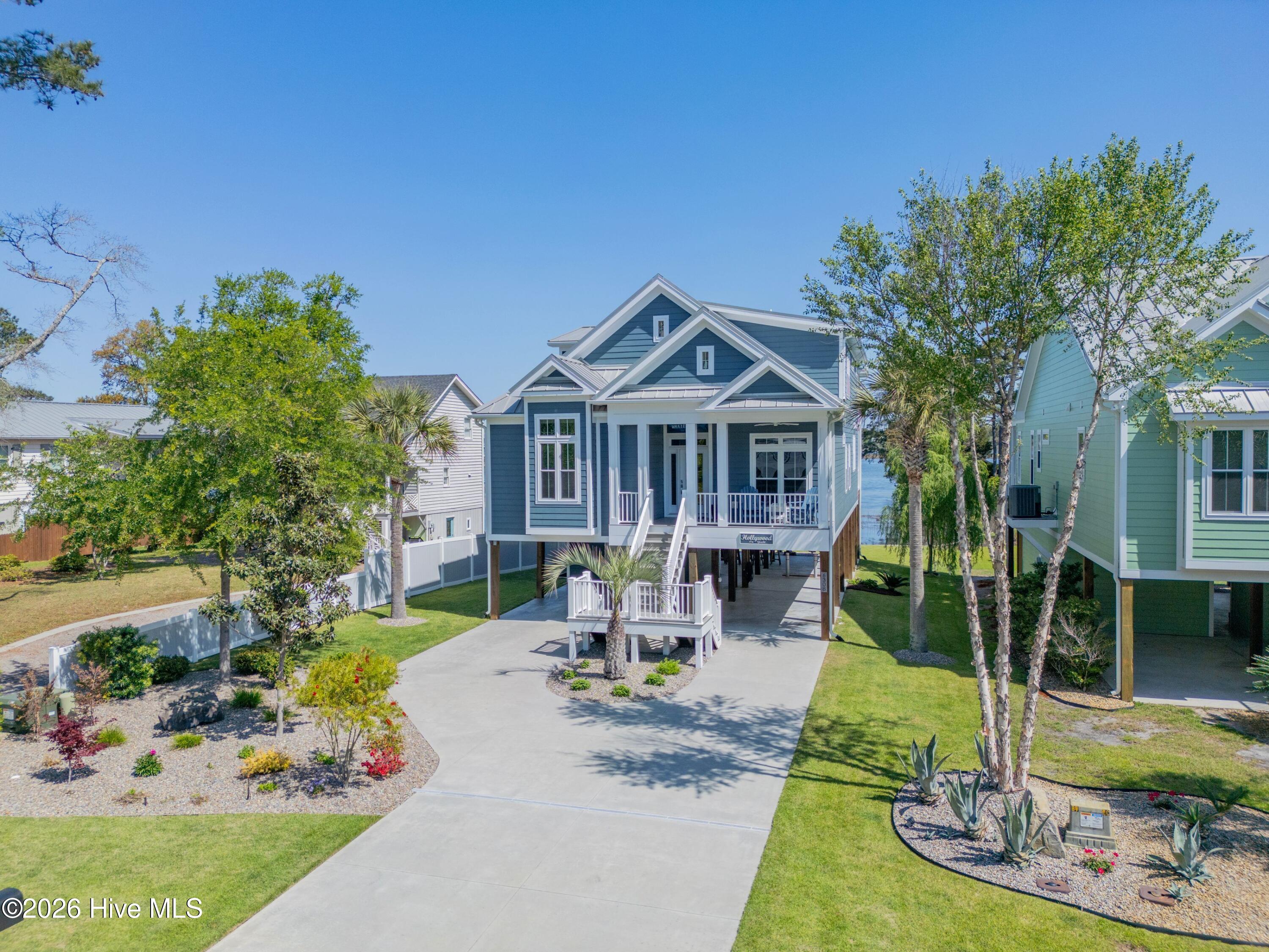 100569369 | Photo 60