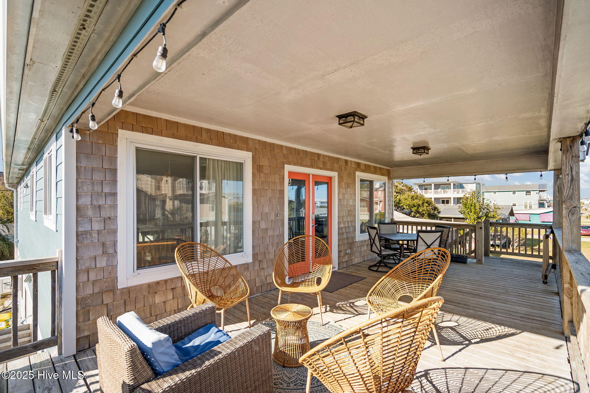 100541863 | Photo 71