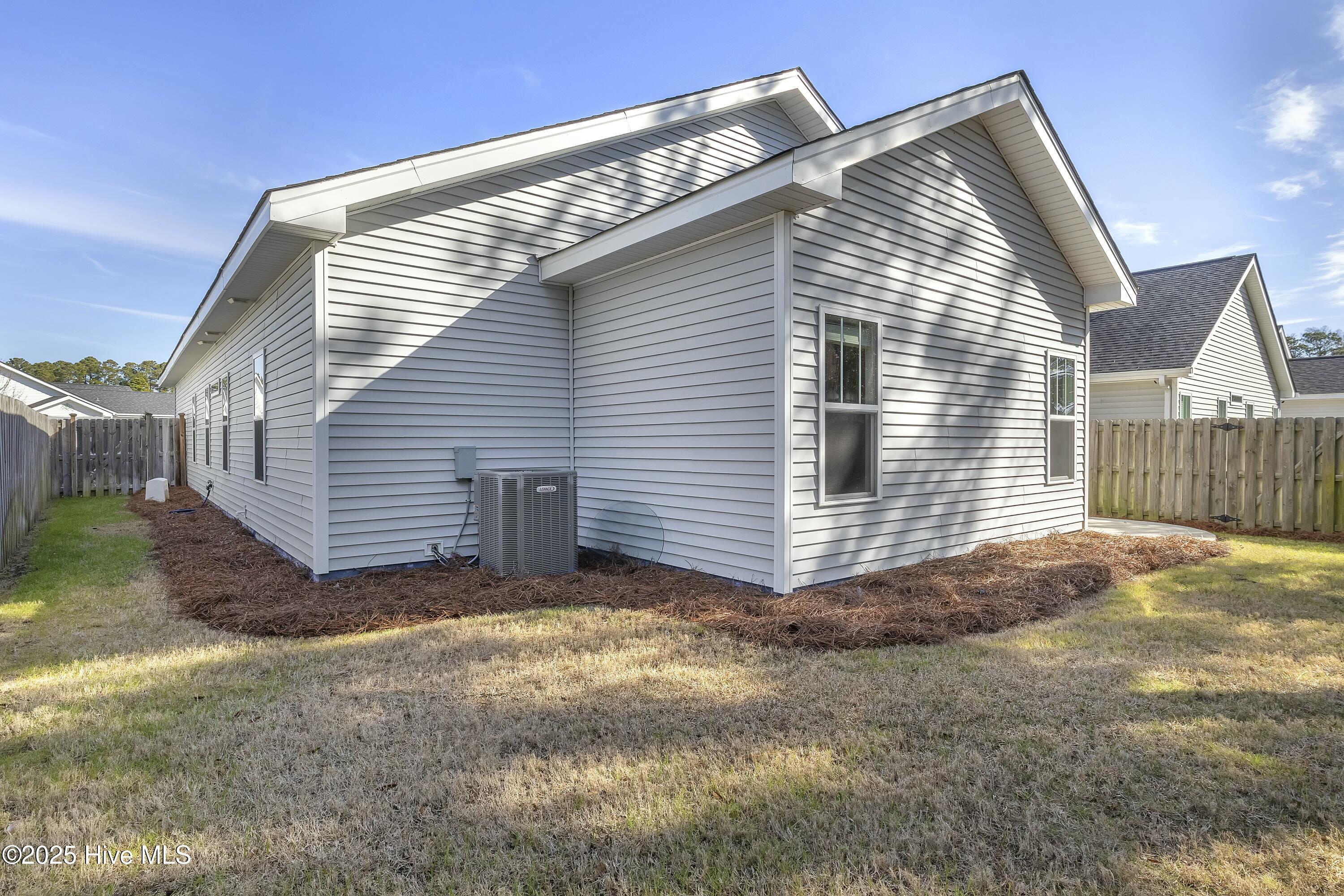 100489569 | Photo 44