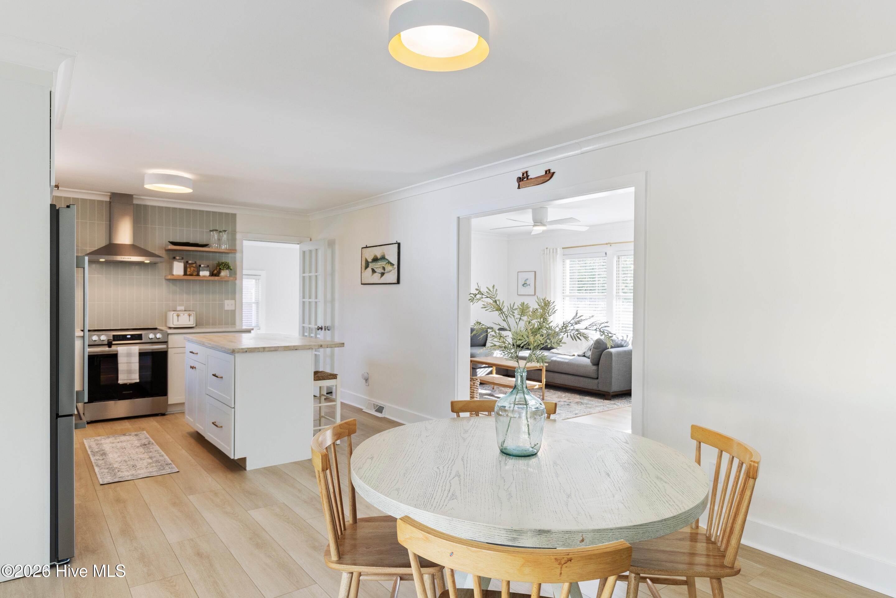 100547942 | Photo 23