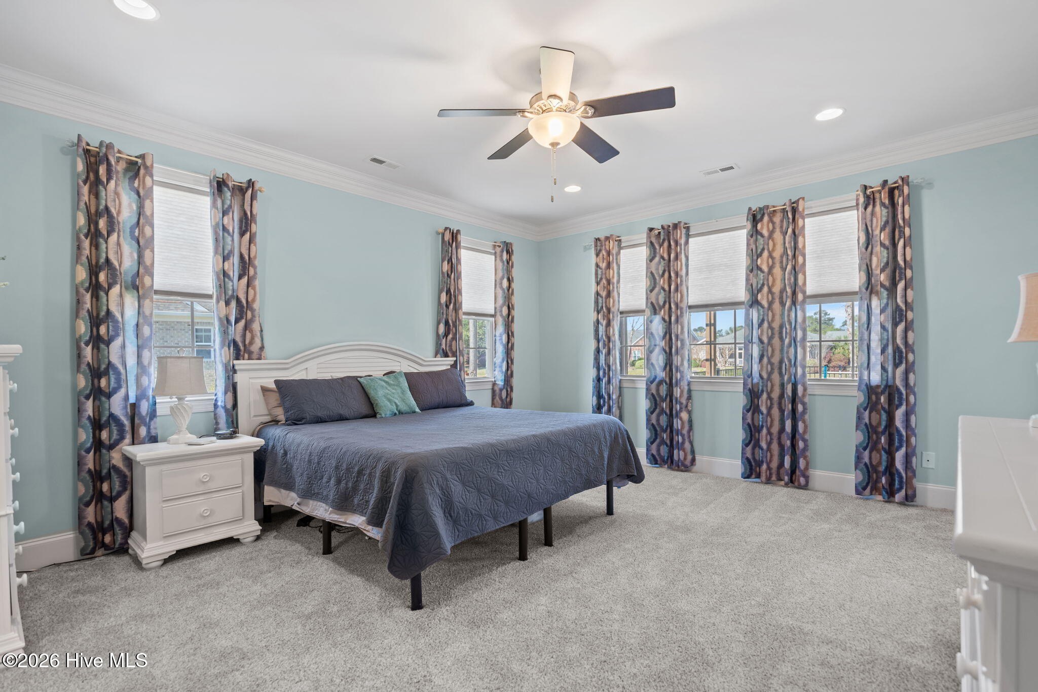 100563487 | Photo 17