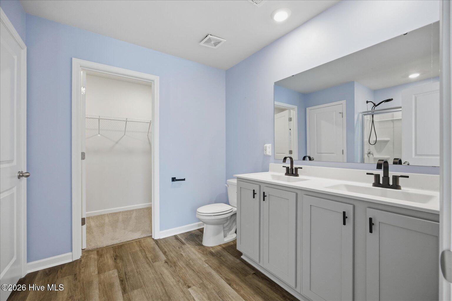 100548049 | Photo 52