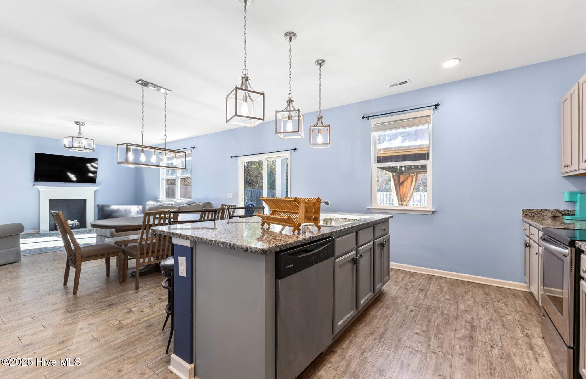 100545034 | Photo 13