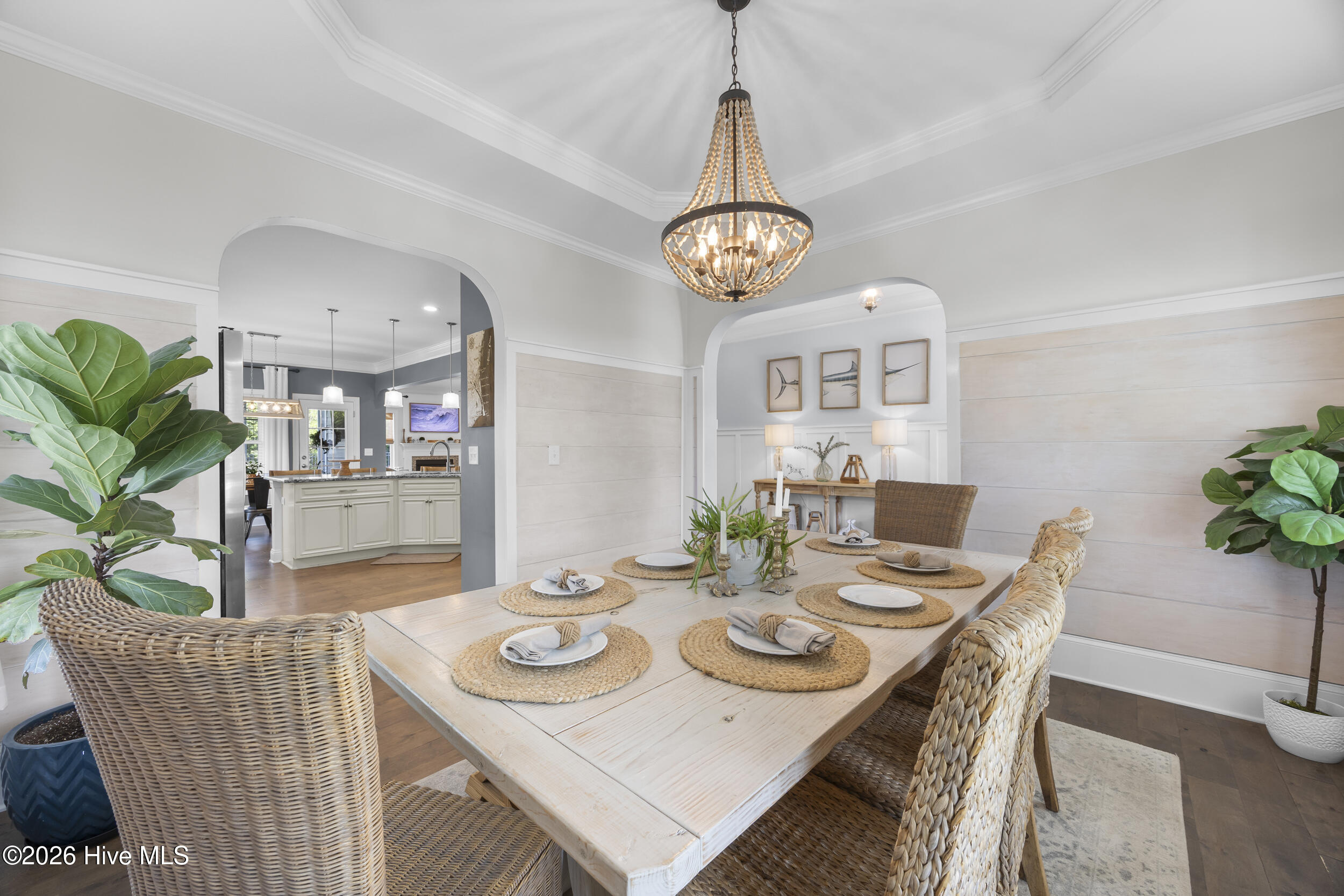 100565893 | Photo 11