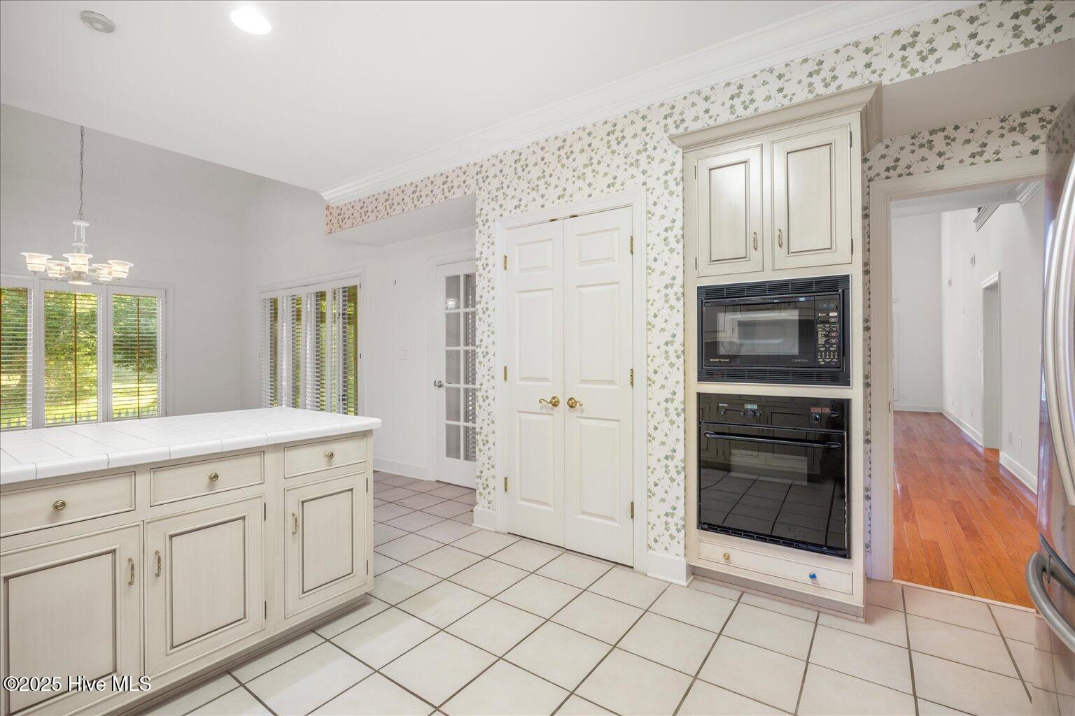 100527258 | Photo 17