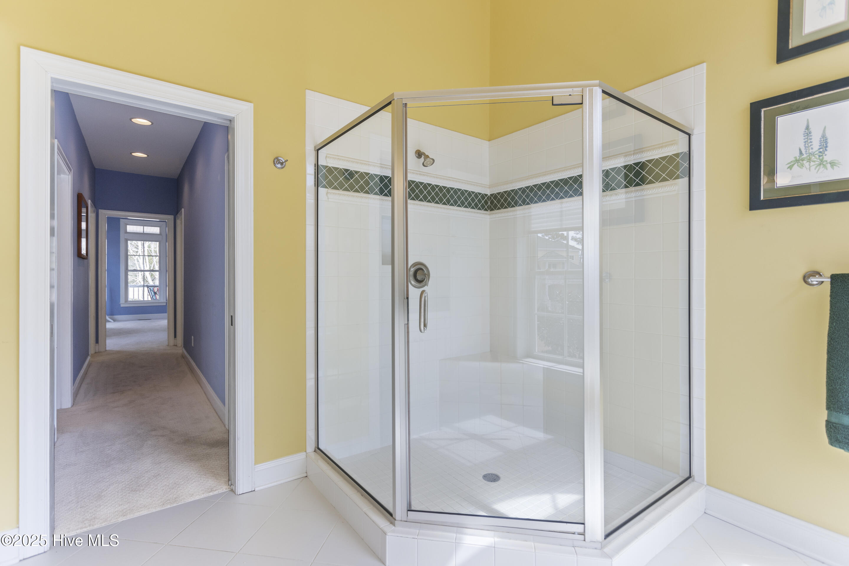 100493610 | Photo 62