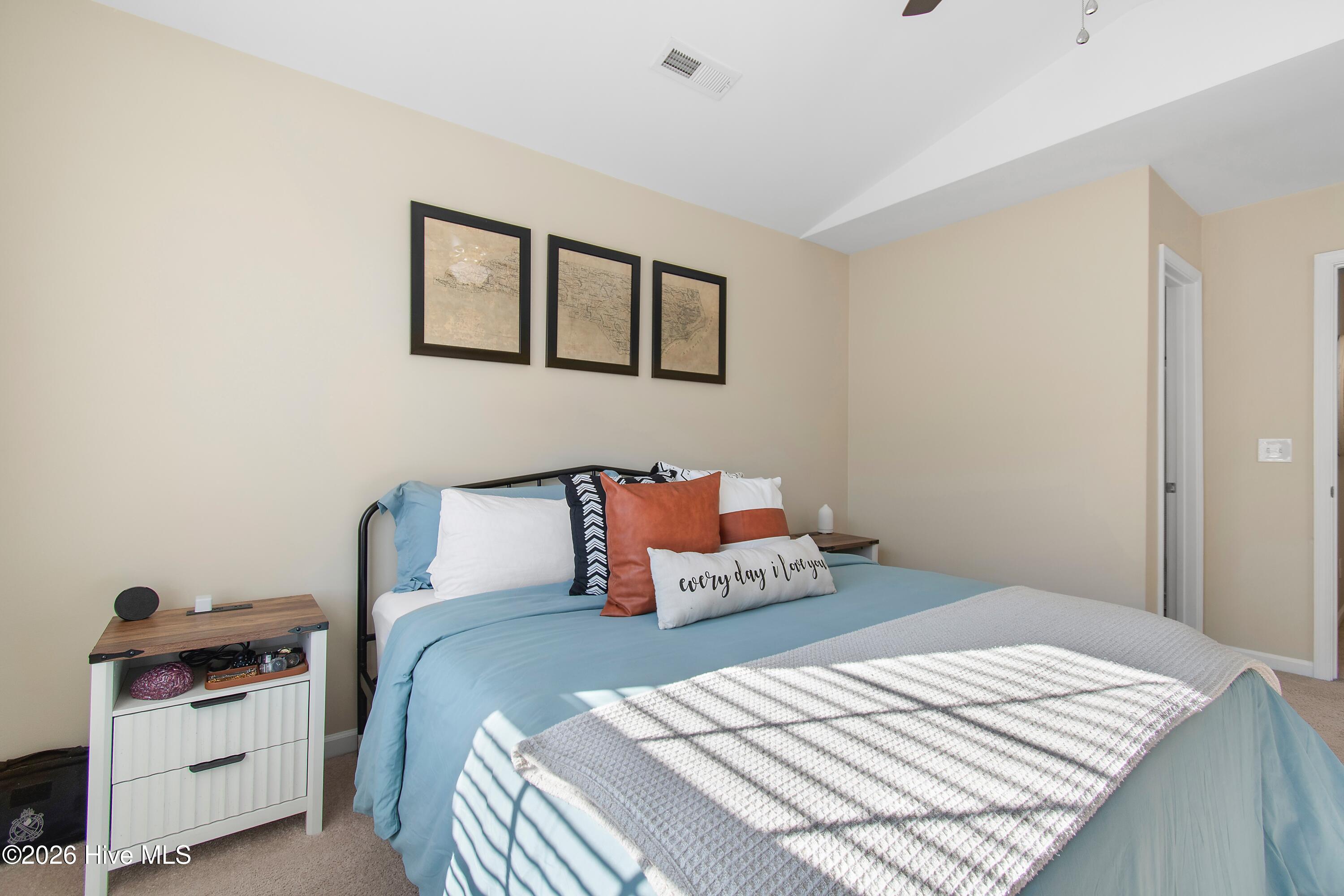 100549782 | Photo 30