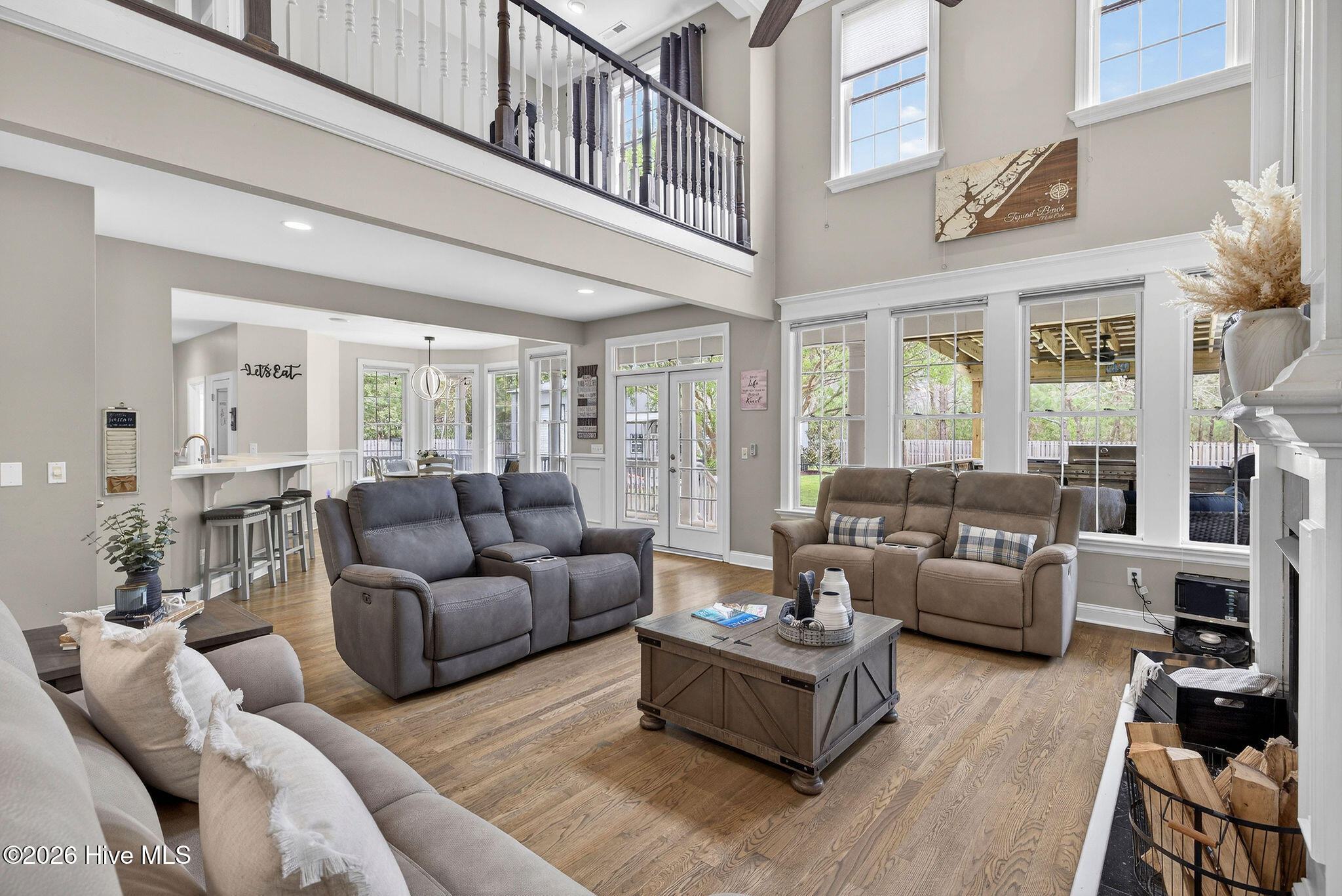 100563131 | Photo 19