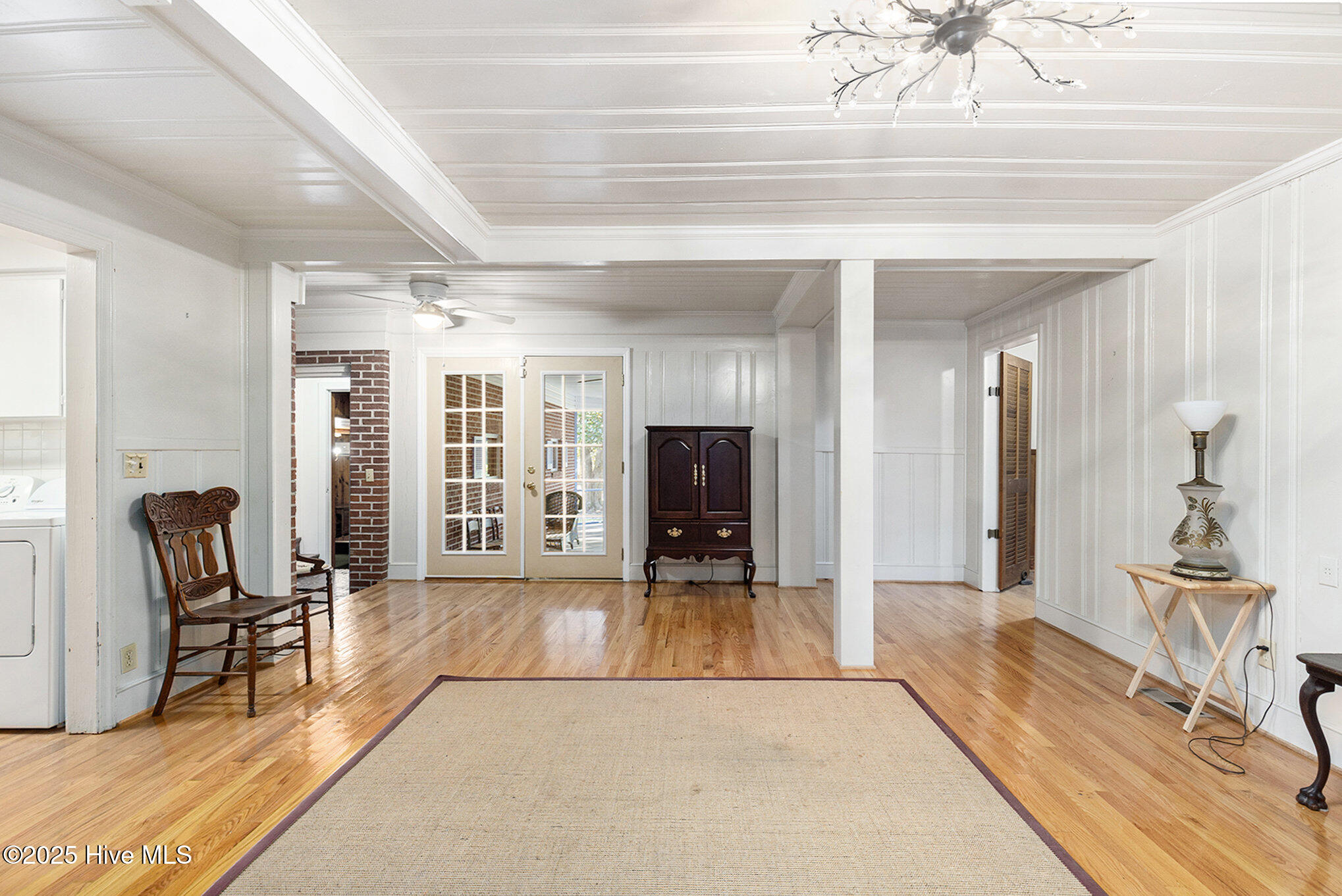 100537209 | Photo 17