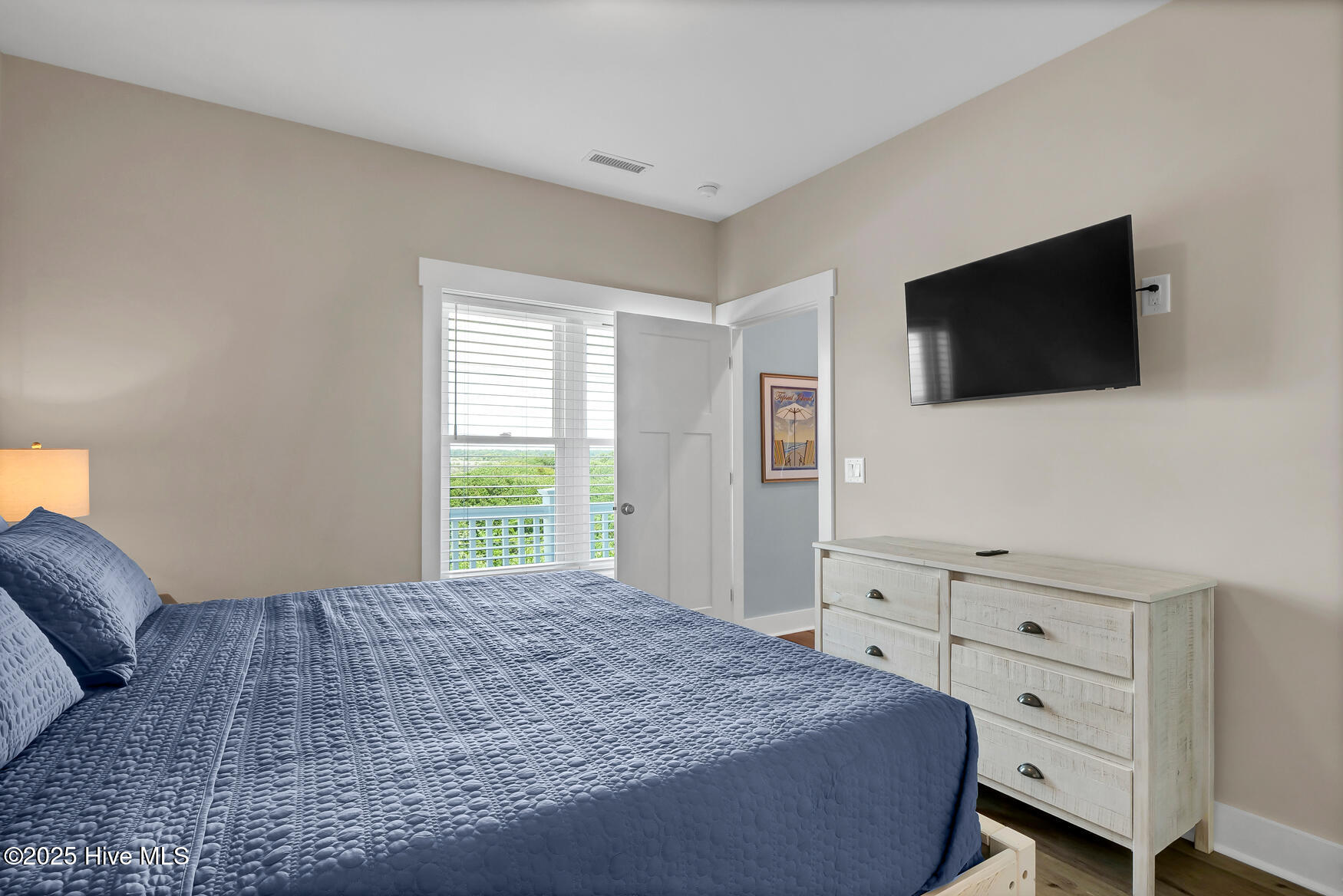 100544154 | Photo 43