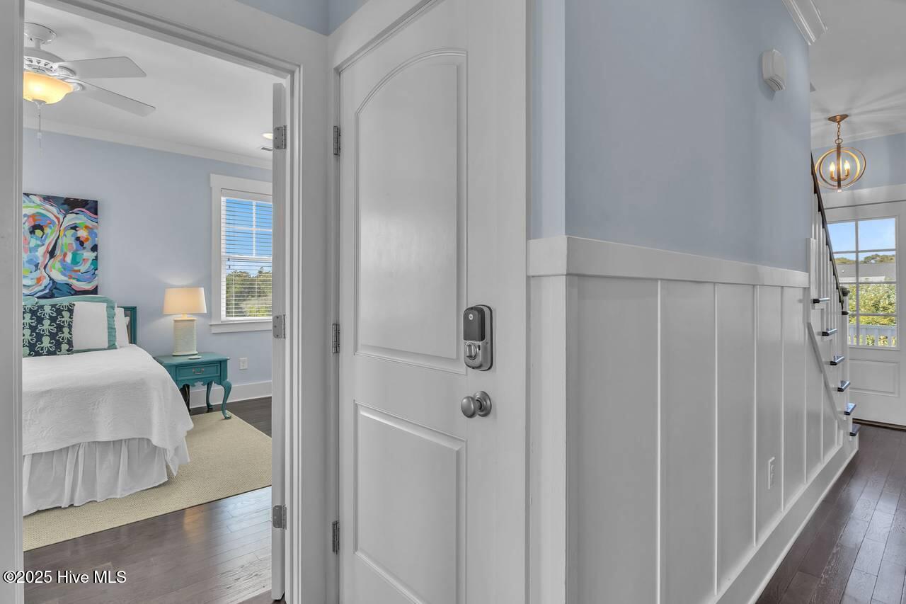 100543948 | Photo 26