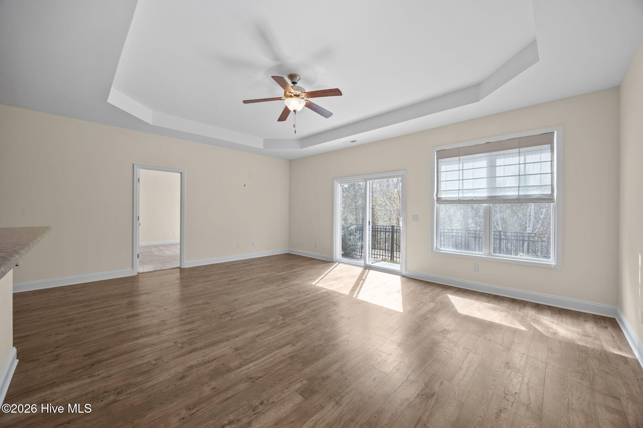 100556158 | Photo 24