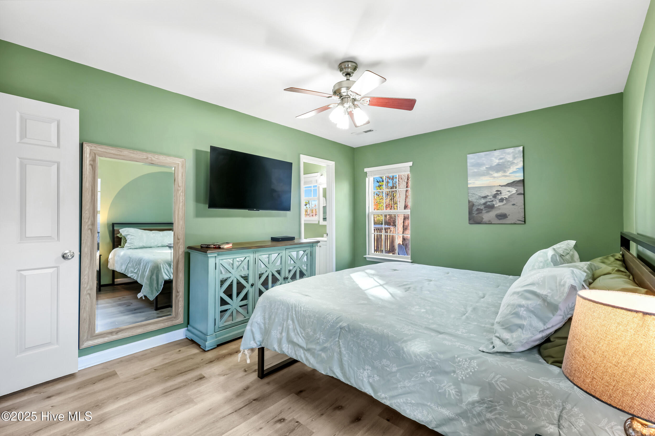 100545167 | Photo 23