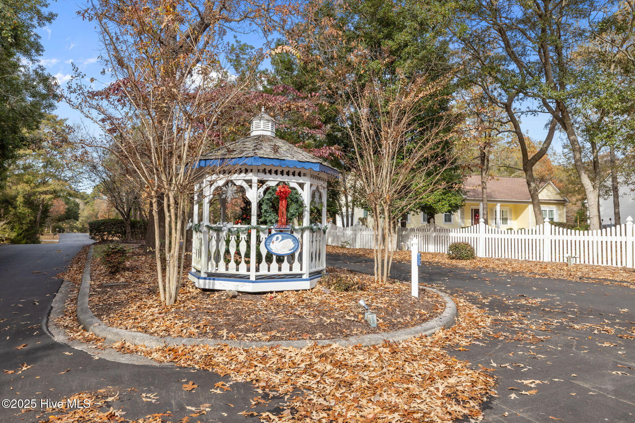 100544125 | Photo 40