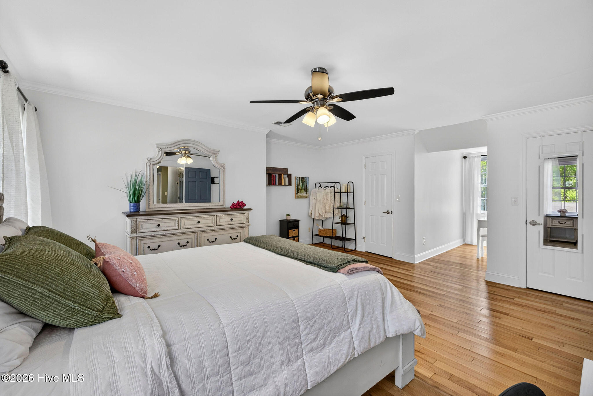 100567485 | Photo 44