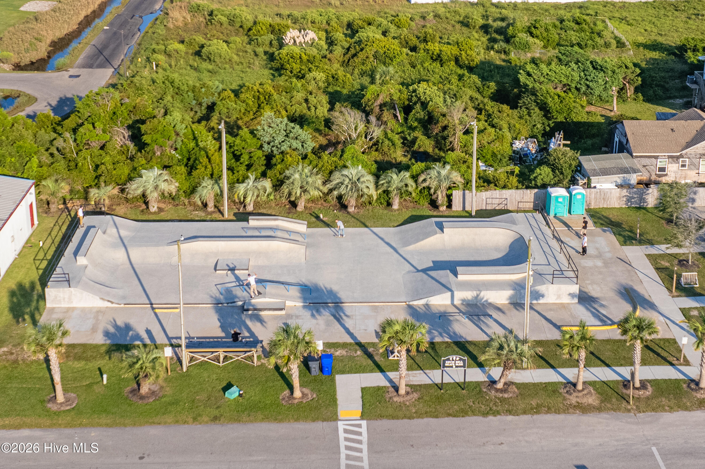 100561155 | Photo 94