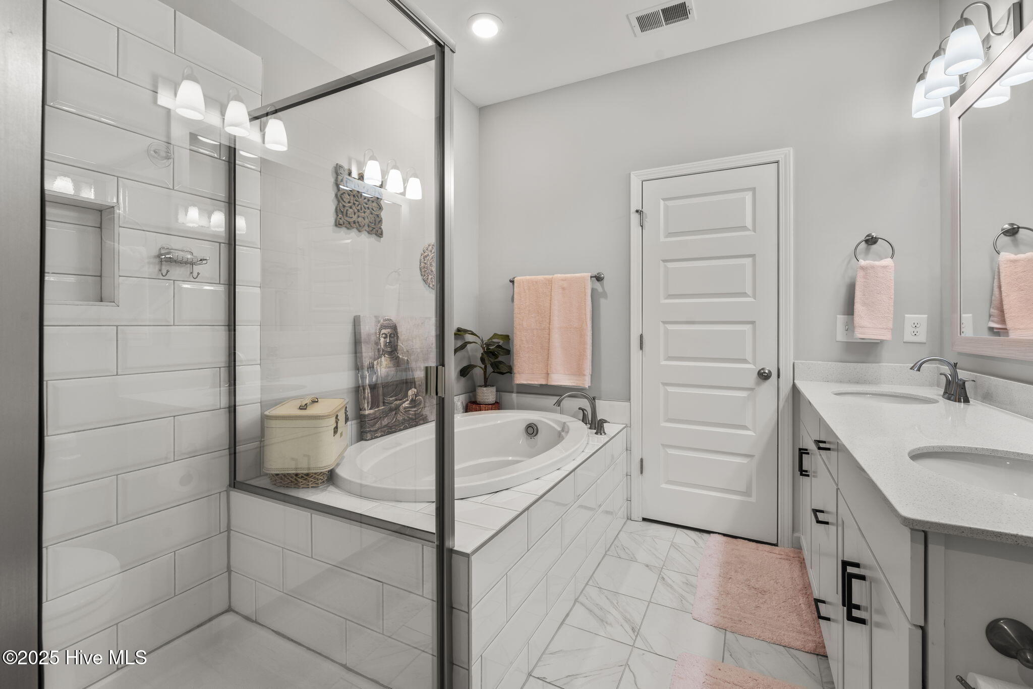 100514884 | Photo 21