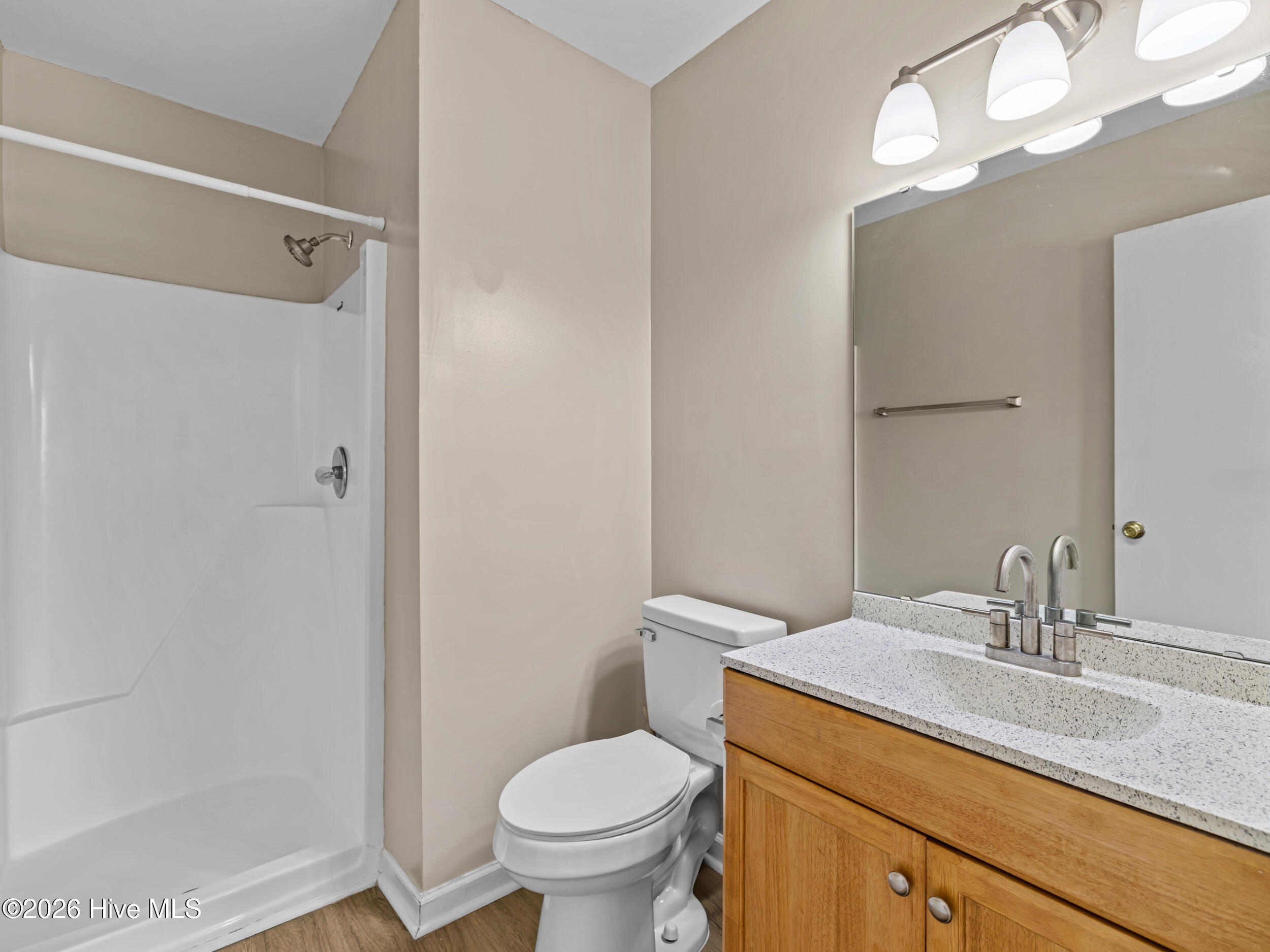 100560419 | Photo 25