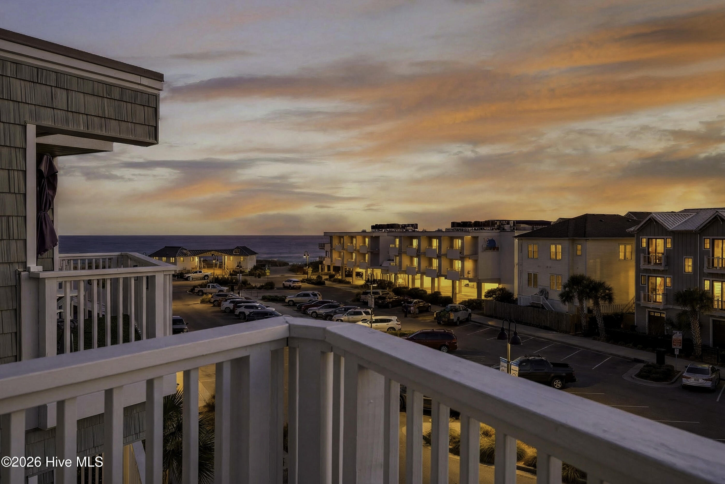 100554863 | Photo 29