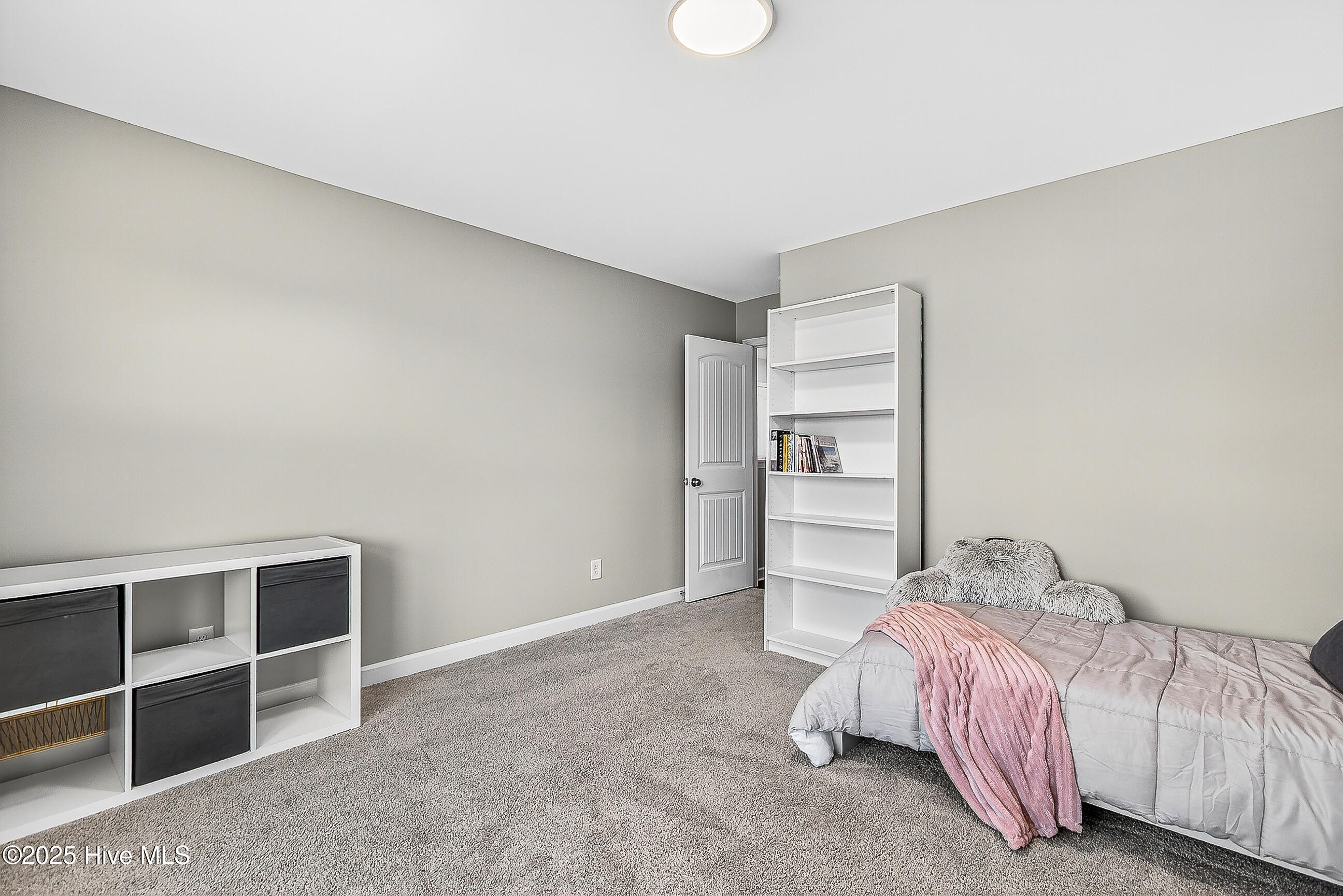 100539919 | Photo 32