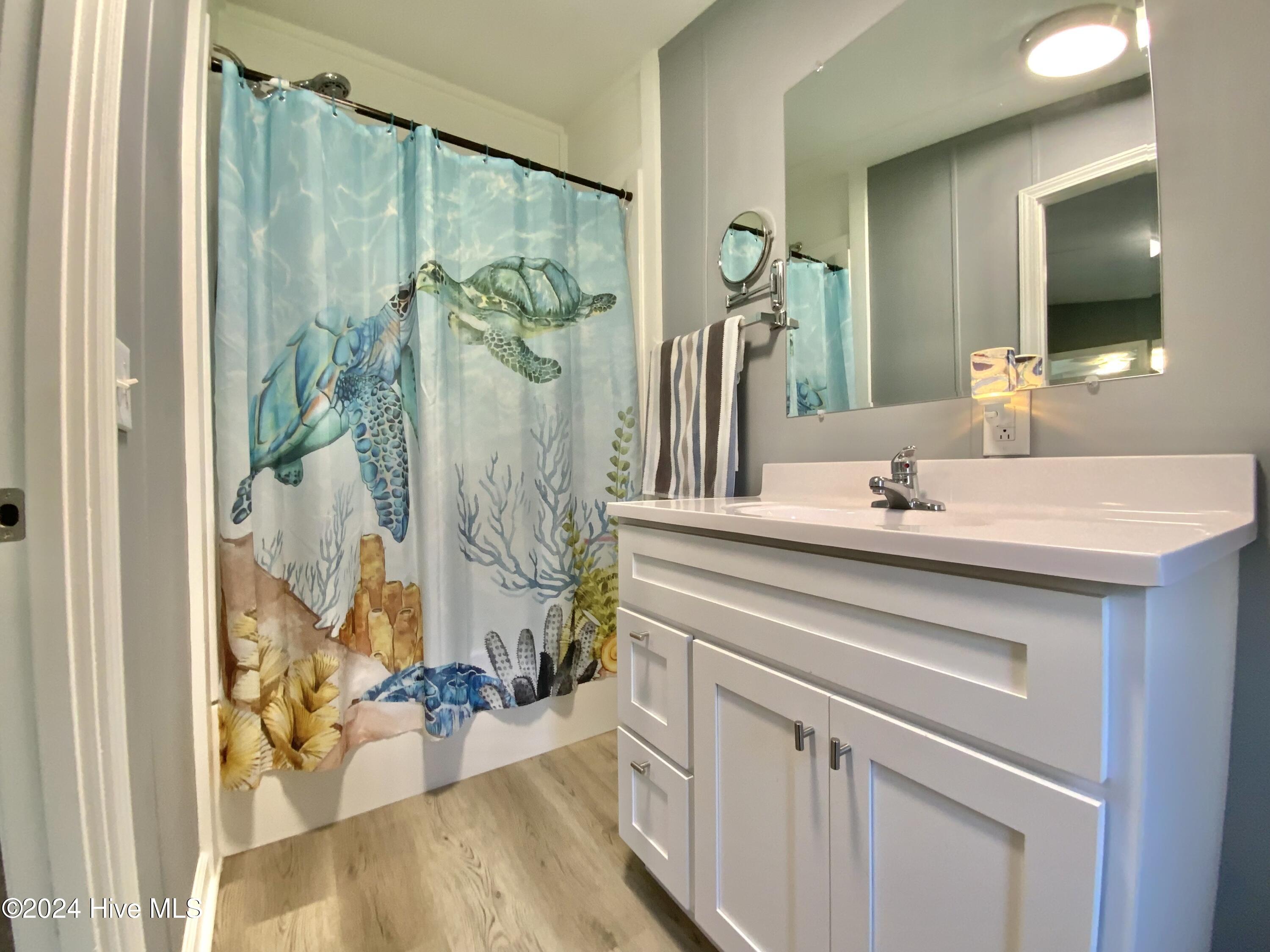 100476706 | Photo 11