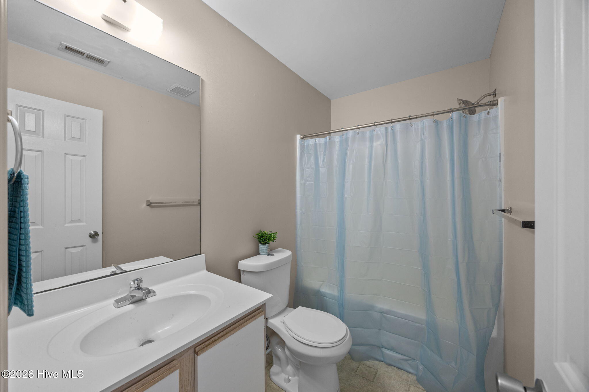 100553765 | Photo 30