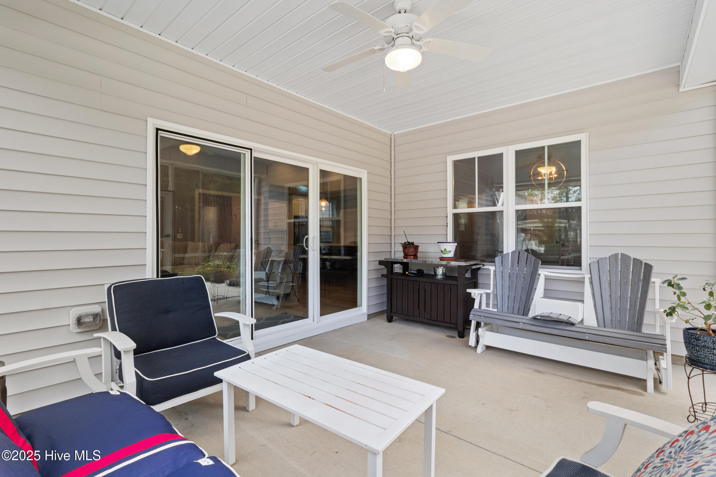 100536261 | Photo 38