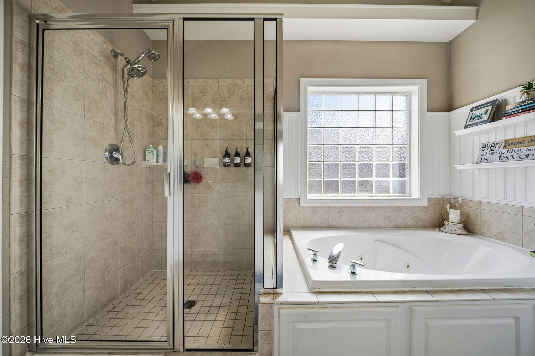 100561515 | Photo 62