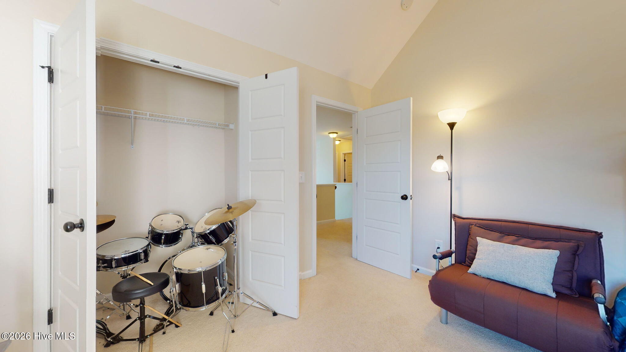 100558979 | Photo 20