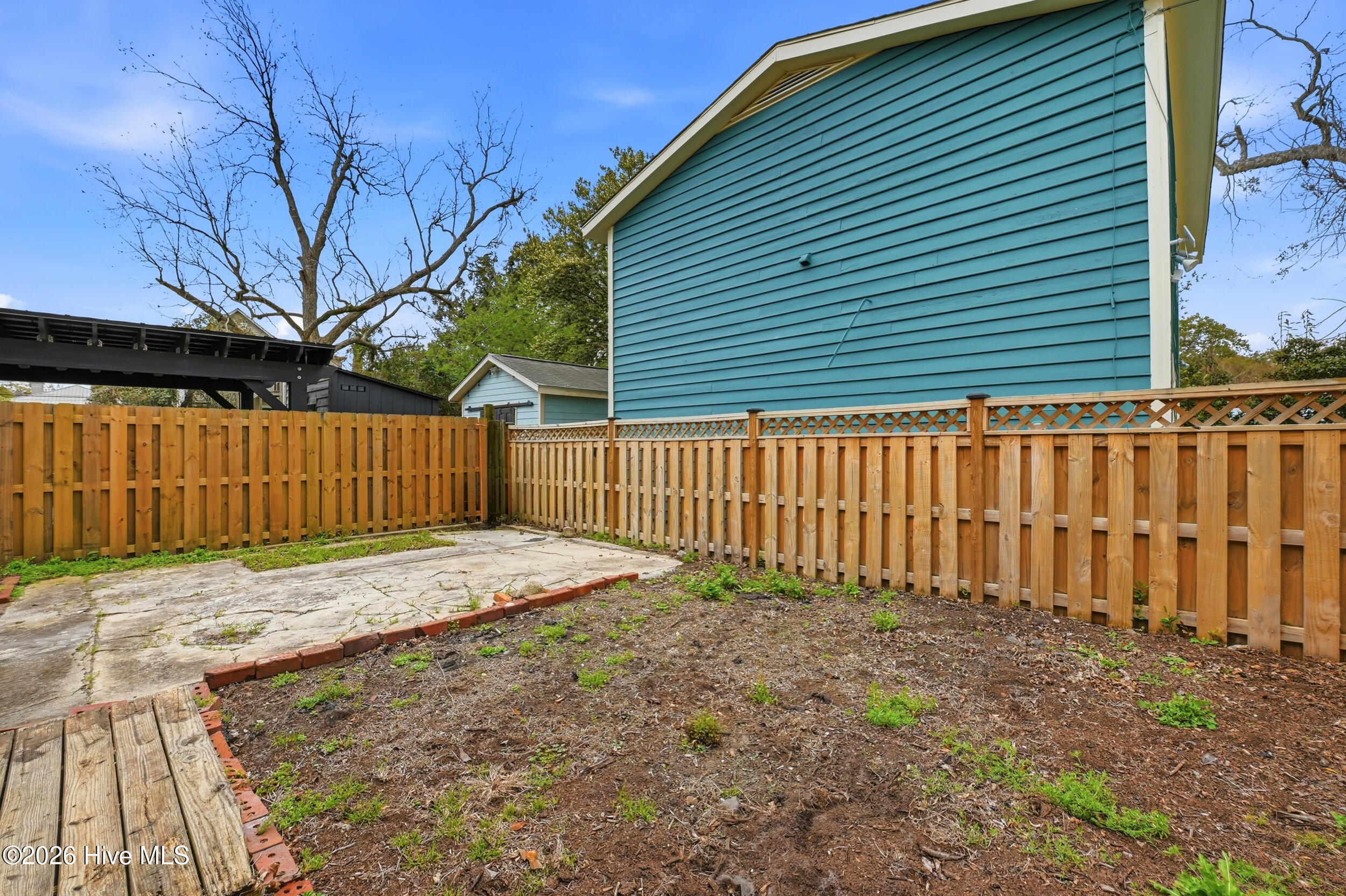 100560571 | Photo 29